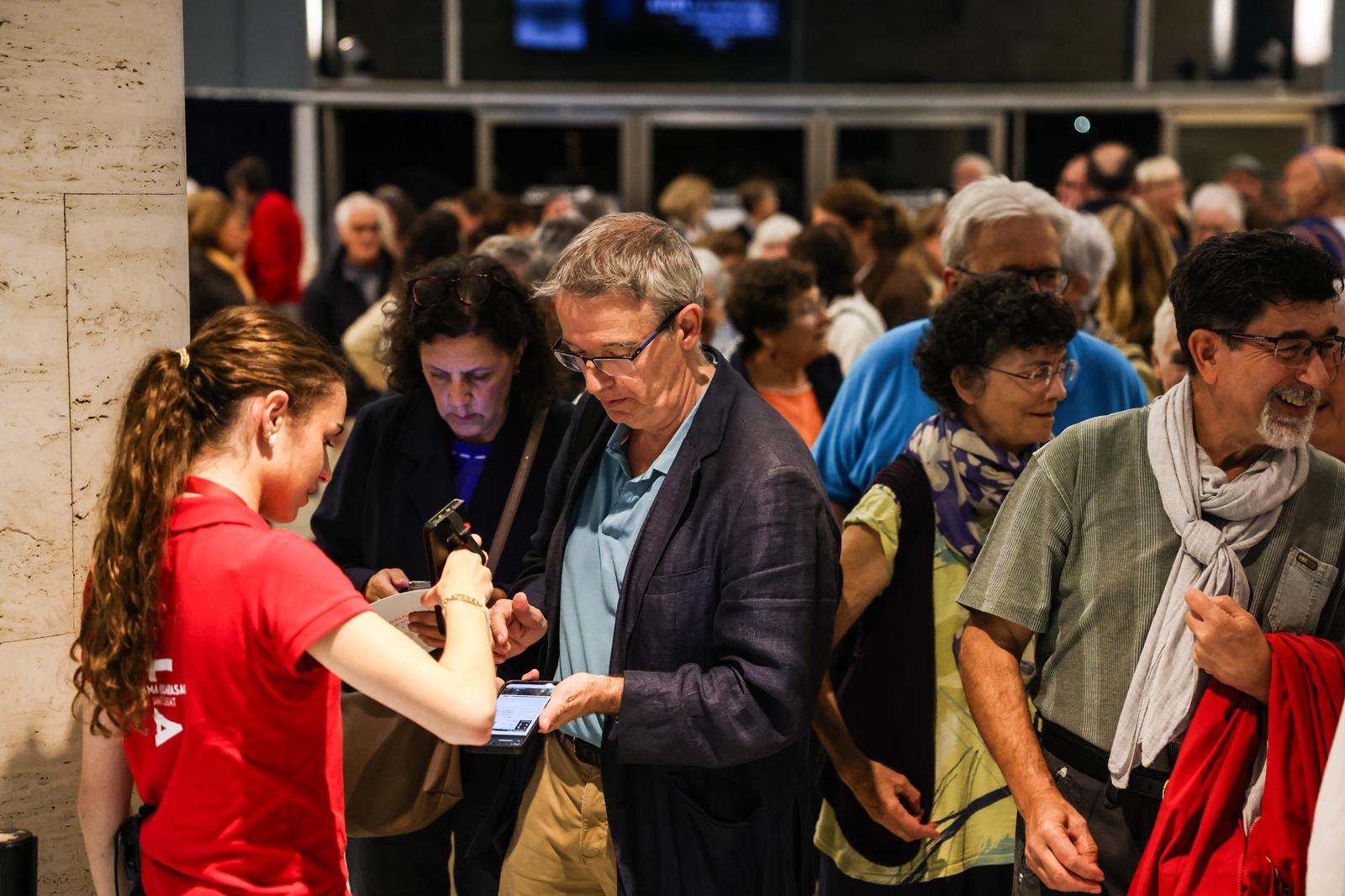 'L’humor i la festa', espectacle inaugural del Festival Nacional de Poesia. FOTO: Ajuntament