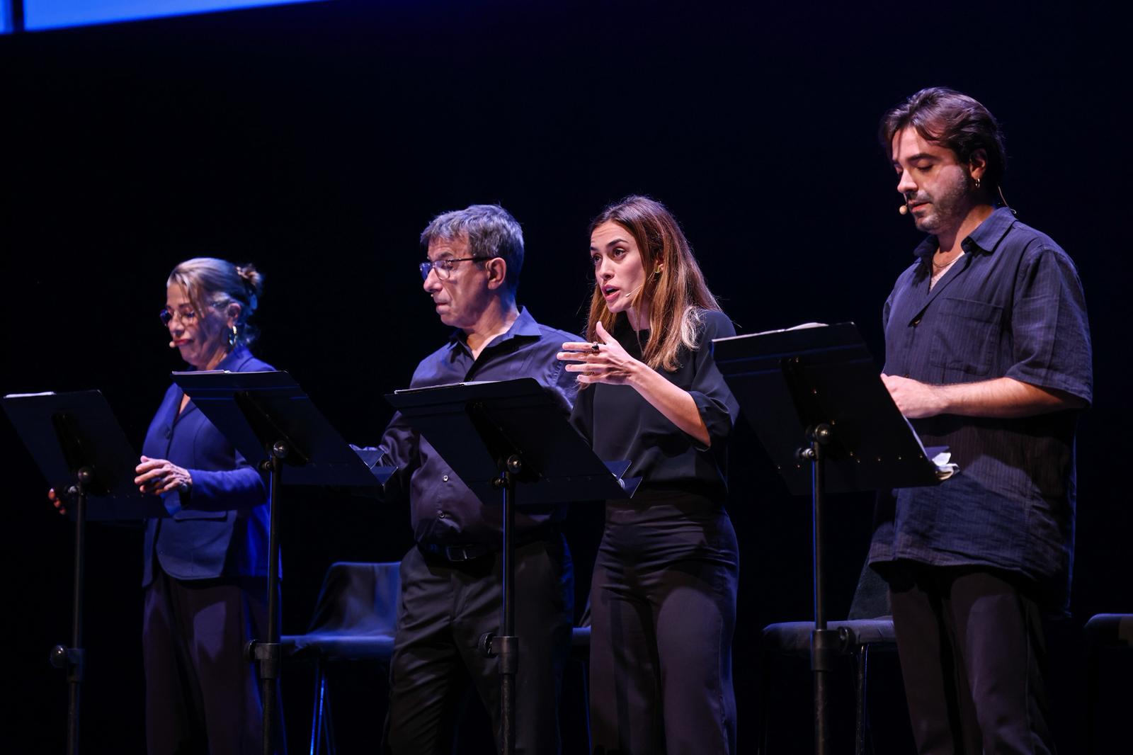 'L’humor i la festa', espectacle inaugural del Festival Nacional de Poesia. FOTO: Ajuntament