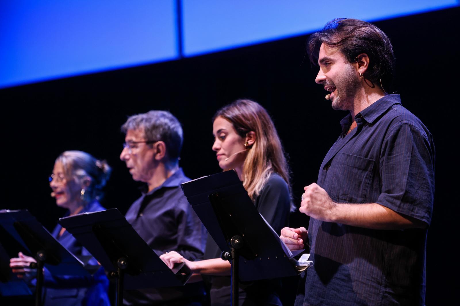 'L’humor i la festa', espectacle inaugural del Festival Nacional de Poesia. FOTO: Ajuntament