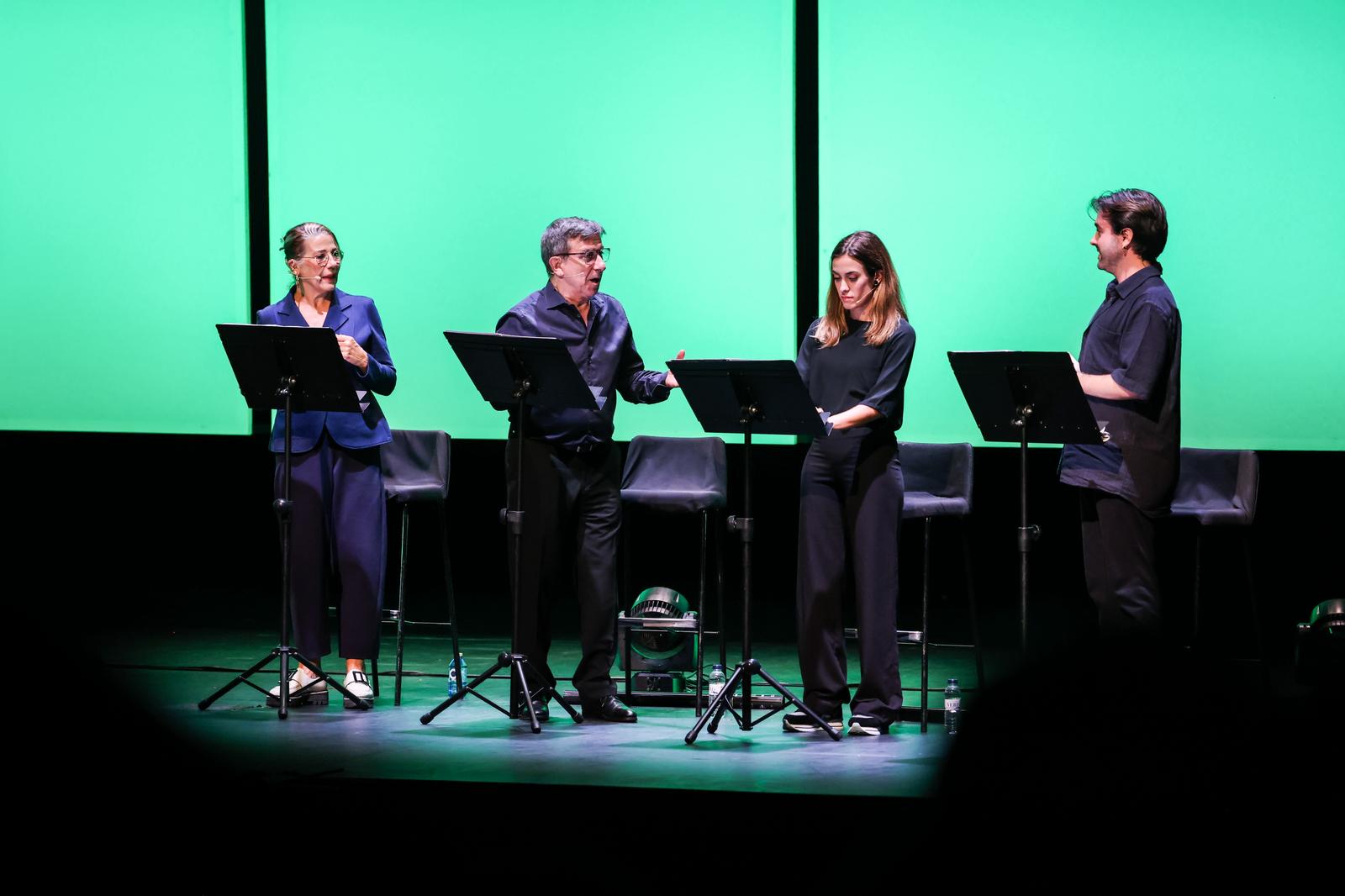 'L’humor i la festa', espectacle inaugural del Festival Nacional de Poesia. FOTO: Ajuntament