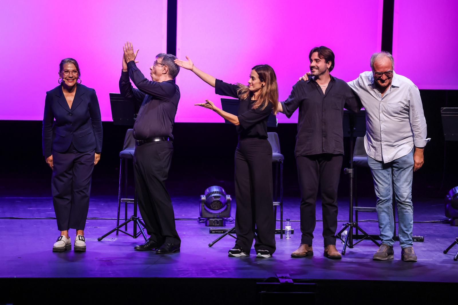 'L’humor i la festa', espectacle inaugural del Festival Nacional de Poesia. FOTO: Ajuntament