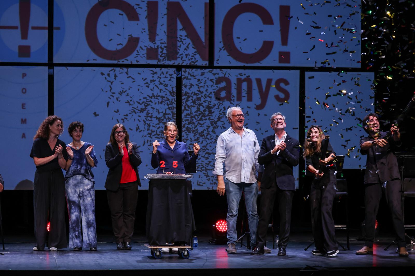 'L’humor i la festa', espectacle inaugural del Festival Nacional de Poesia. FOTO: Ajuntament