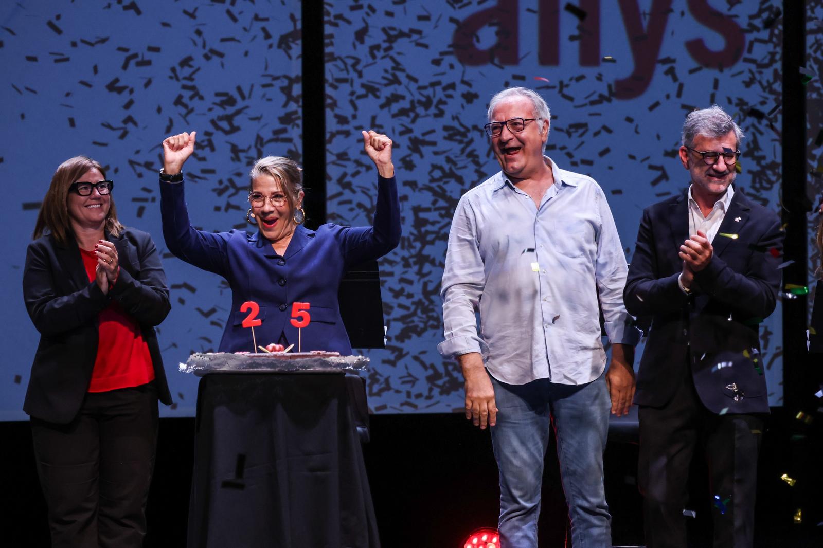 'L’humor i la festa', espectacle inaugural del Festival Nacional de Poesia. FOTO: Ajuntament