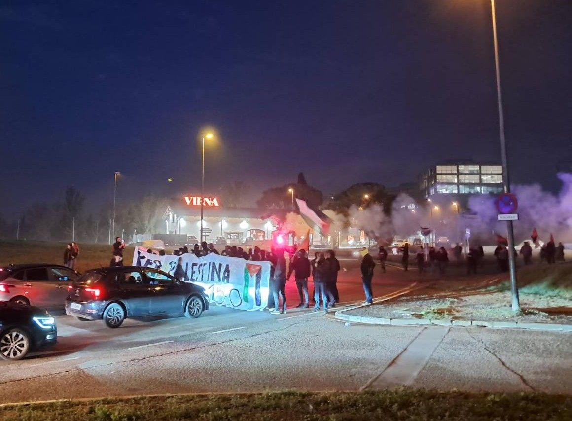 El tall de carretera FOTO: Sant Cugat amb Palestina 