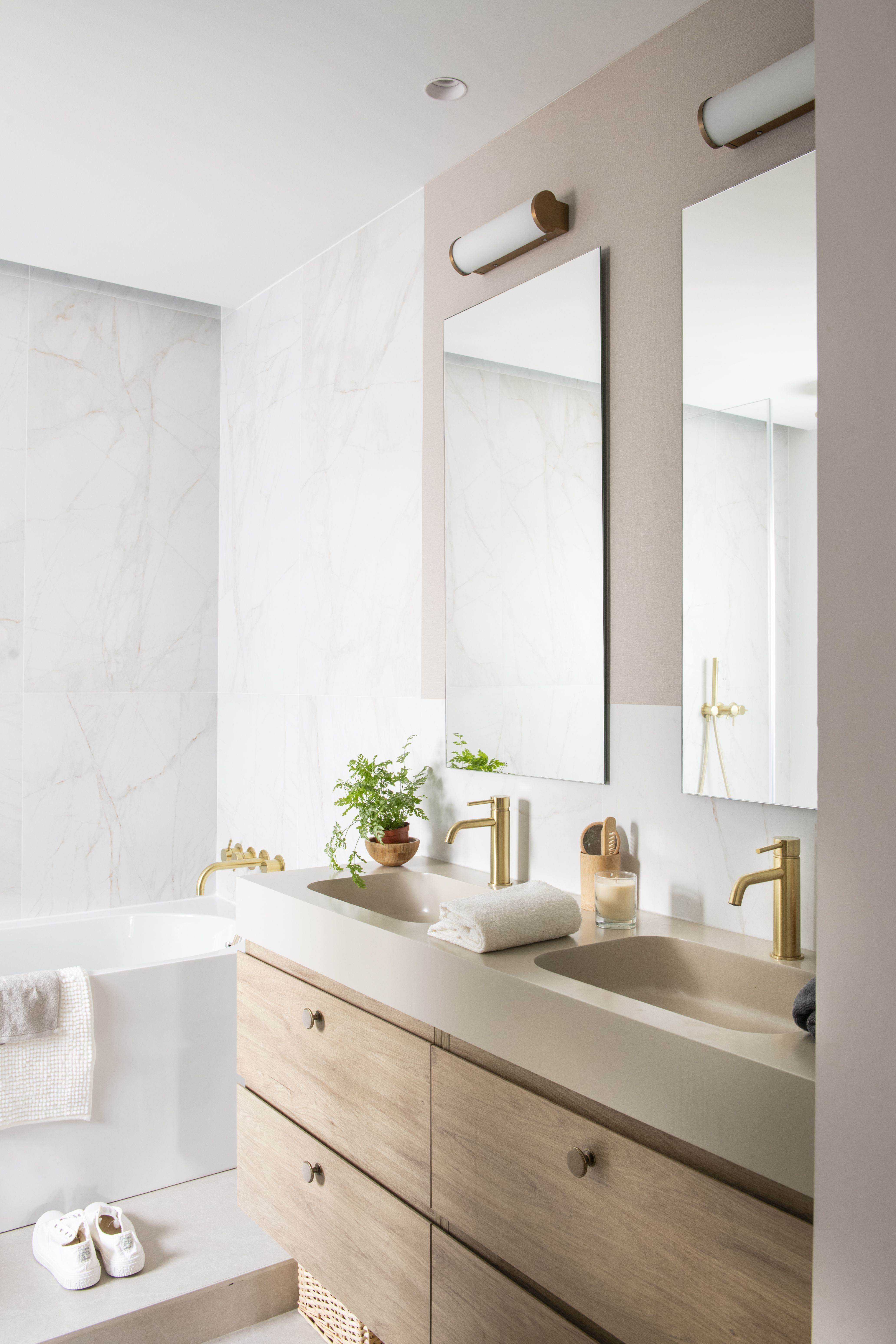 El dormitori principal es transforma en un espai íntim i elegant FOTO: Cedida