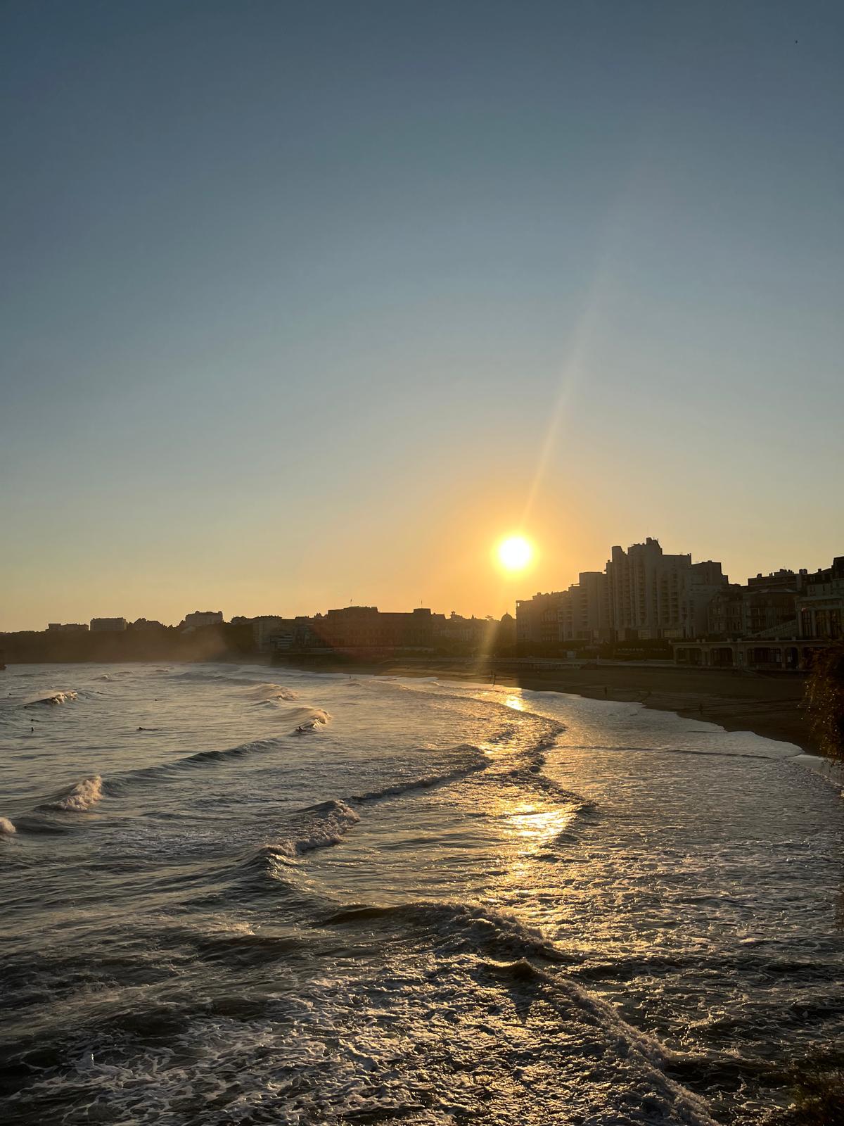 El sol s'acomiada del Cantàbric - Costa del País Basc Francès FOTO: Marc Capel López