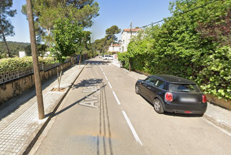 L'ocupació s'ha produït en un habitatge abandonat a l'avinguda de Vall d'Or FOTO: Google Maps