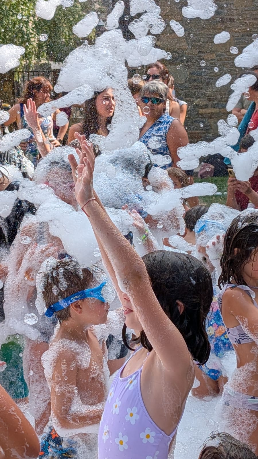 Gaudint de la festa de l'escuma - Esterri d'Àneu FOTO: Montse Felip Centelles
