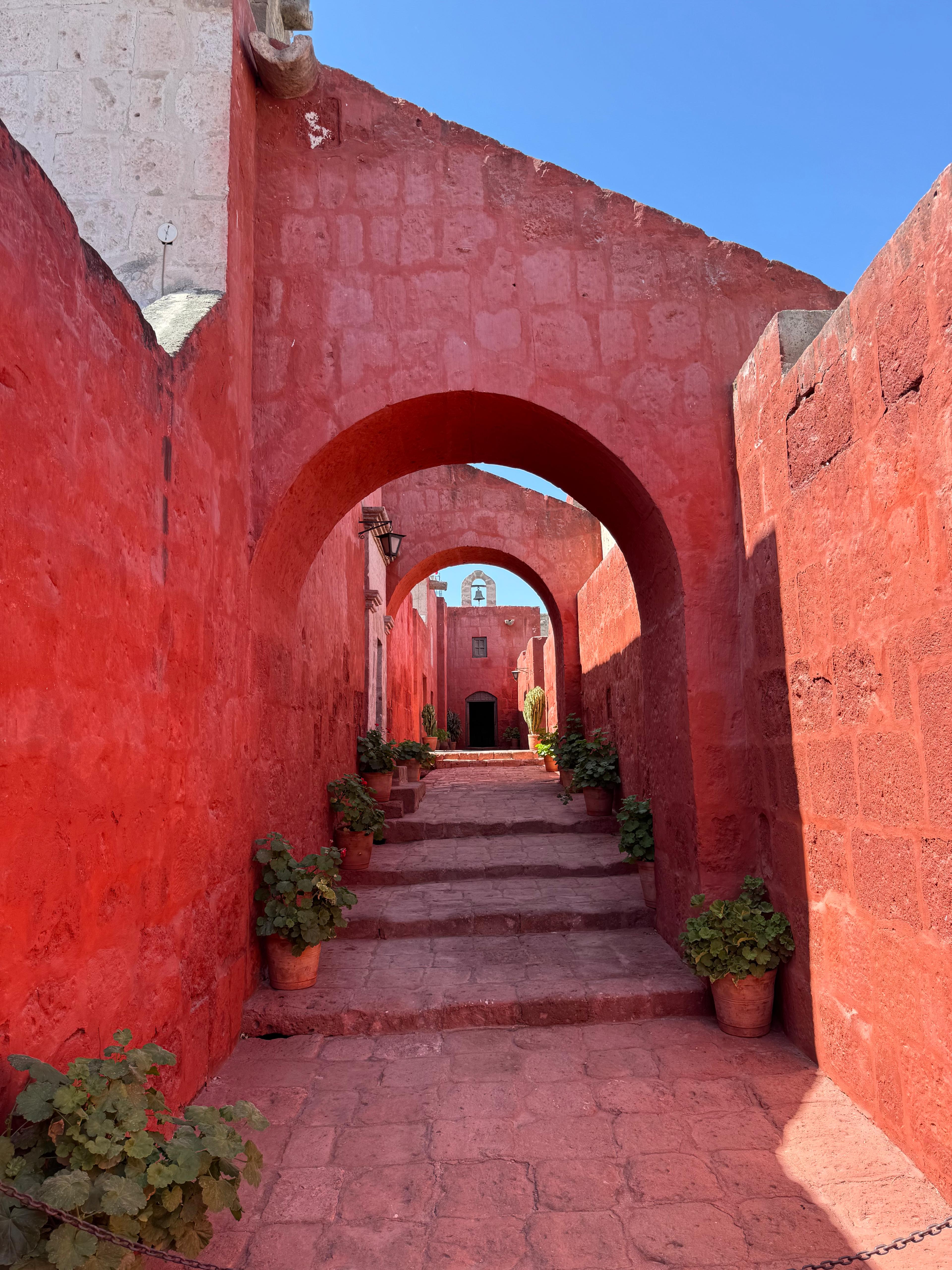 Introspecciaó - Arequipa, Perú #Ana Maria Panades