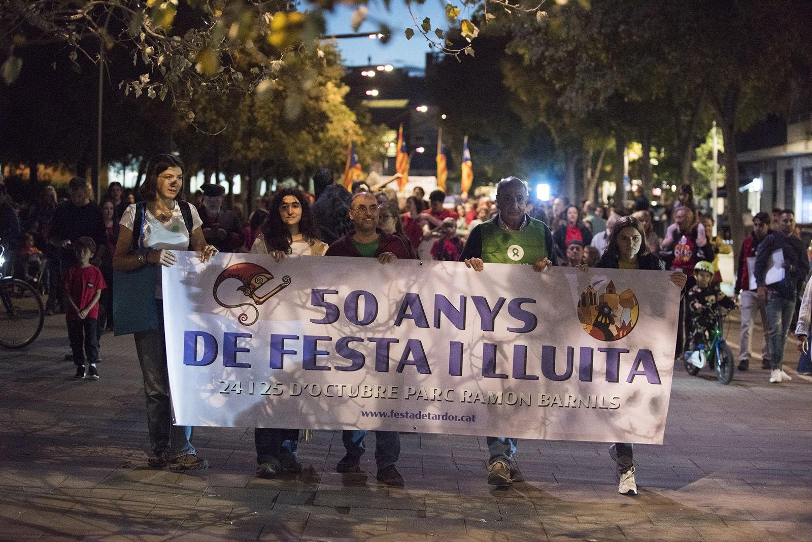 Cercavila de les entitats. FOTO: Bernat Millet.