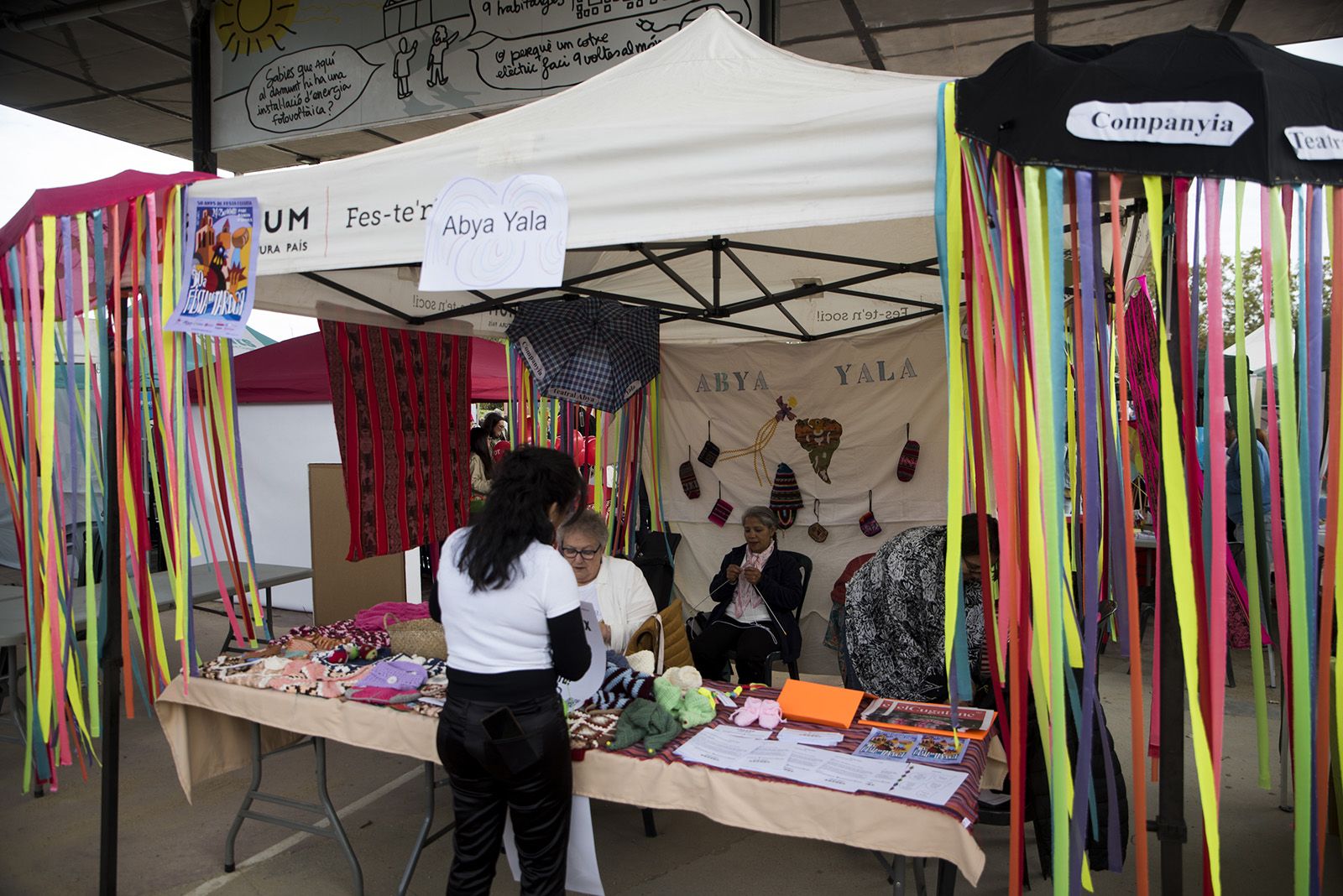 Fira d'entitats. FOTO: Bernat Millet.
