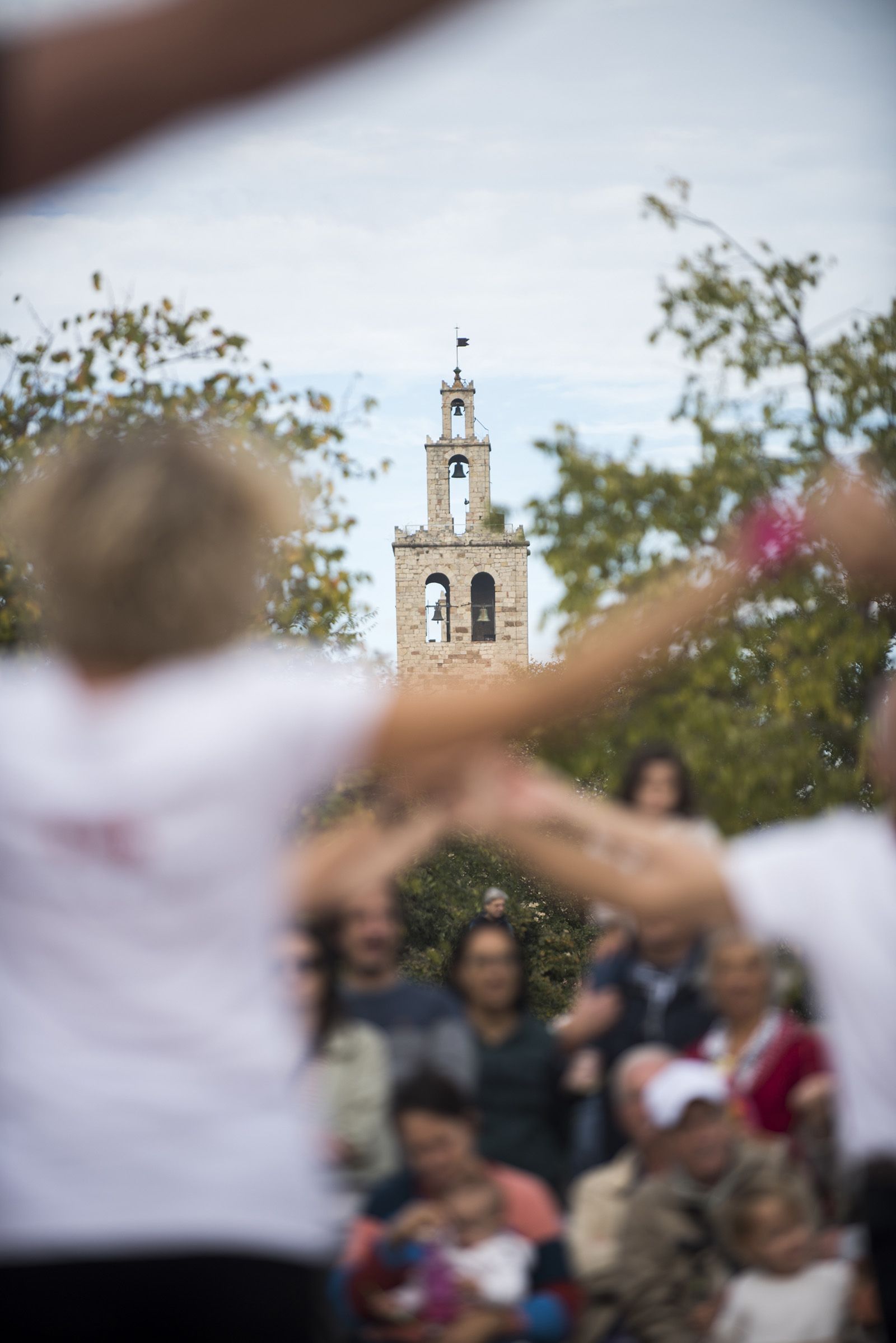 Ballada de Festa de Tardor de l'Esbart amb la col·laboració de l'Entitat Sardanista Sant Cugat. FOTO: Bernat Millet.