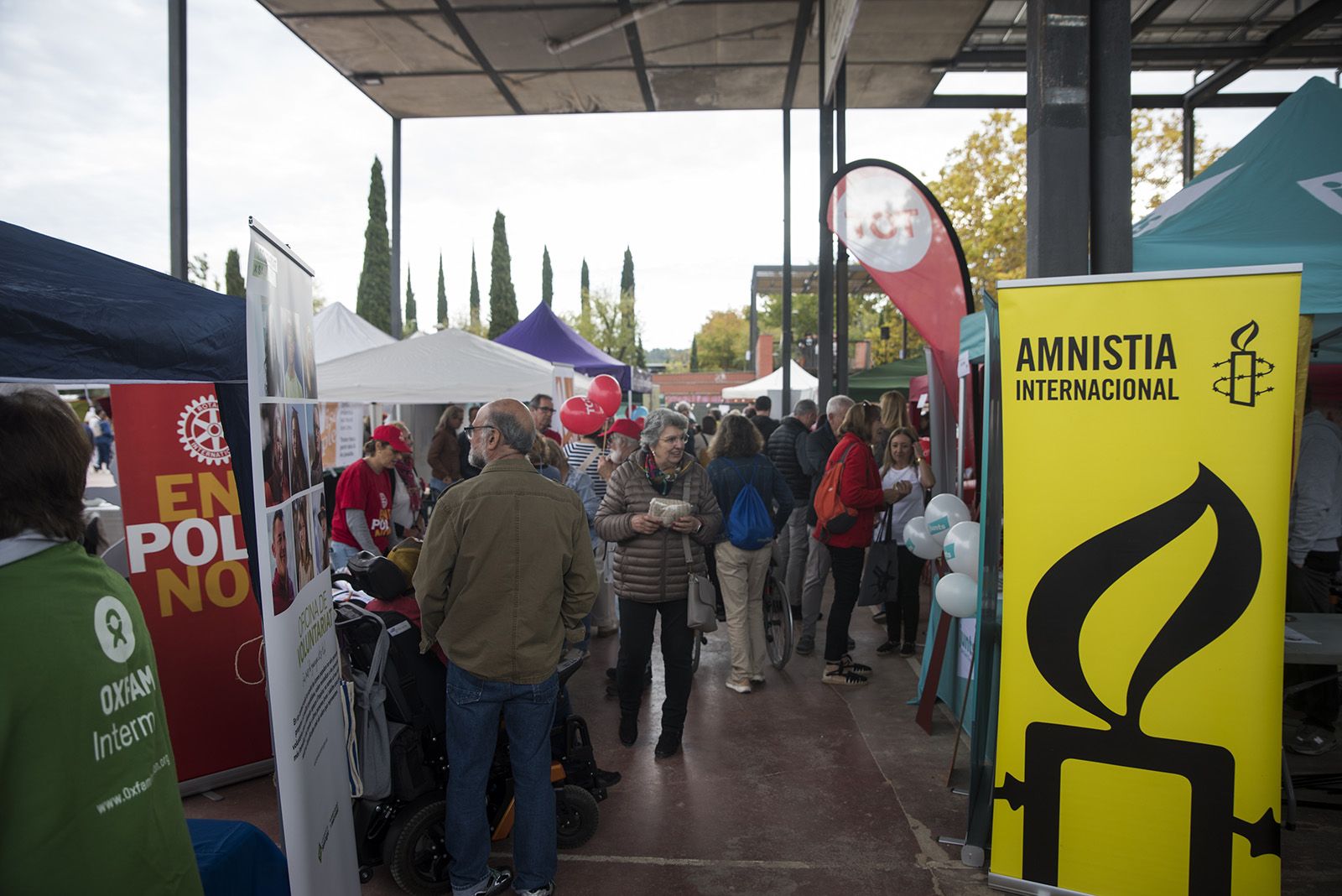 Fira d'entitats. FOTO: Bernat Millet.