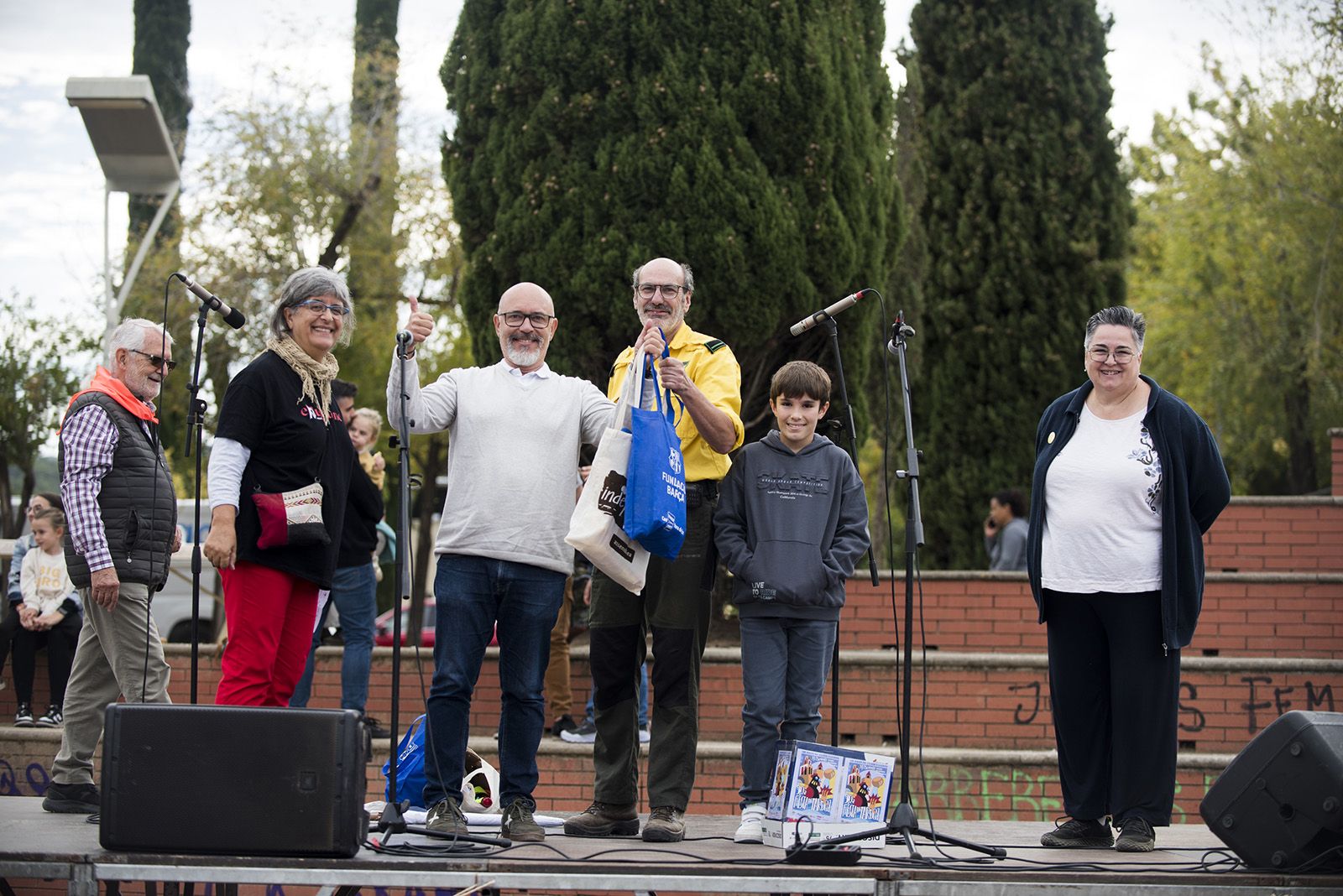 Lectura del manifest i sorteig de la panera. FOTO: Bernat Millet.