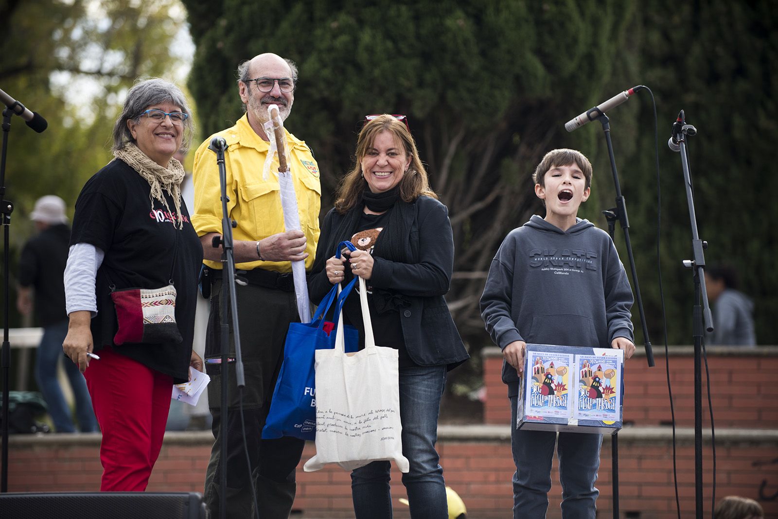 Lectura del manifest i sorteig de la panera. FOTO: Bernat Millet.