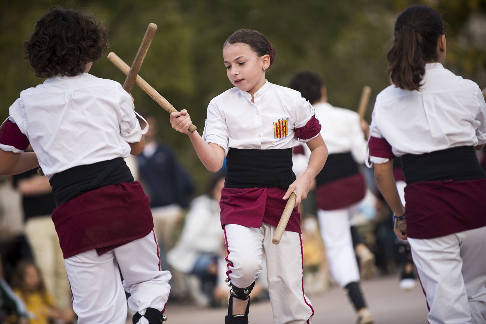 Actuació de ball de bastons. FOTO: Bernat Millet.
