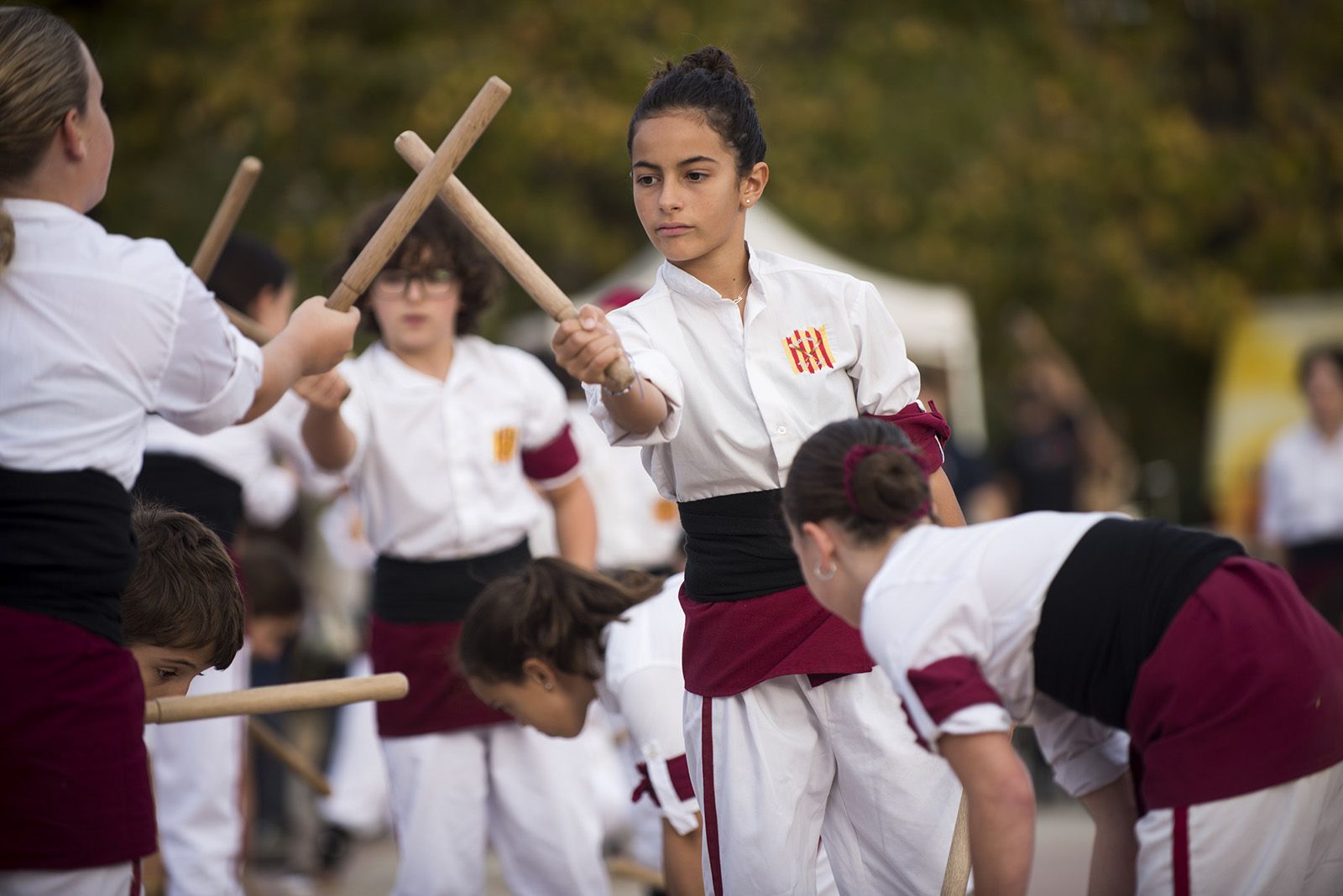 Actuació de ball de bastons. FOTO: Bernat Millet.