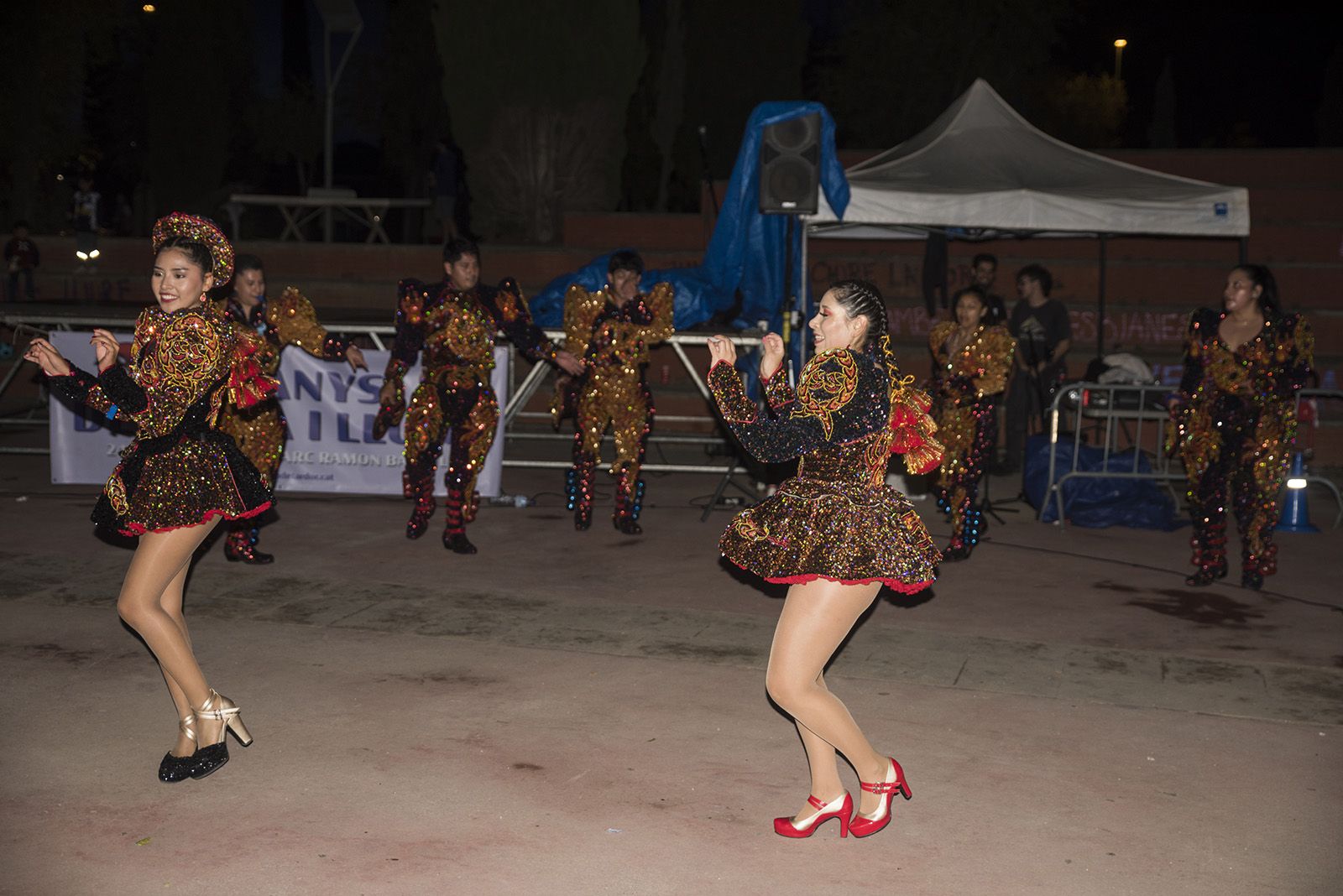 Mostra de dansa boliviana. FOTO: Bernat Millet.