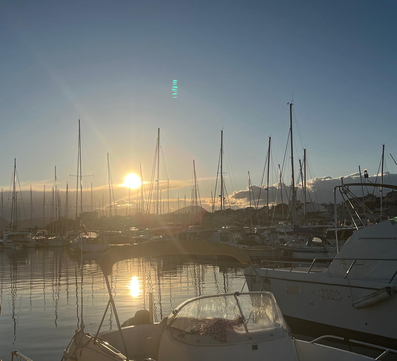 Posta de sol al port - Port de Cambrils FOTO: Eduardo Valenzuela Mesas