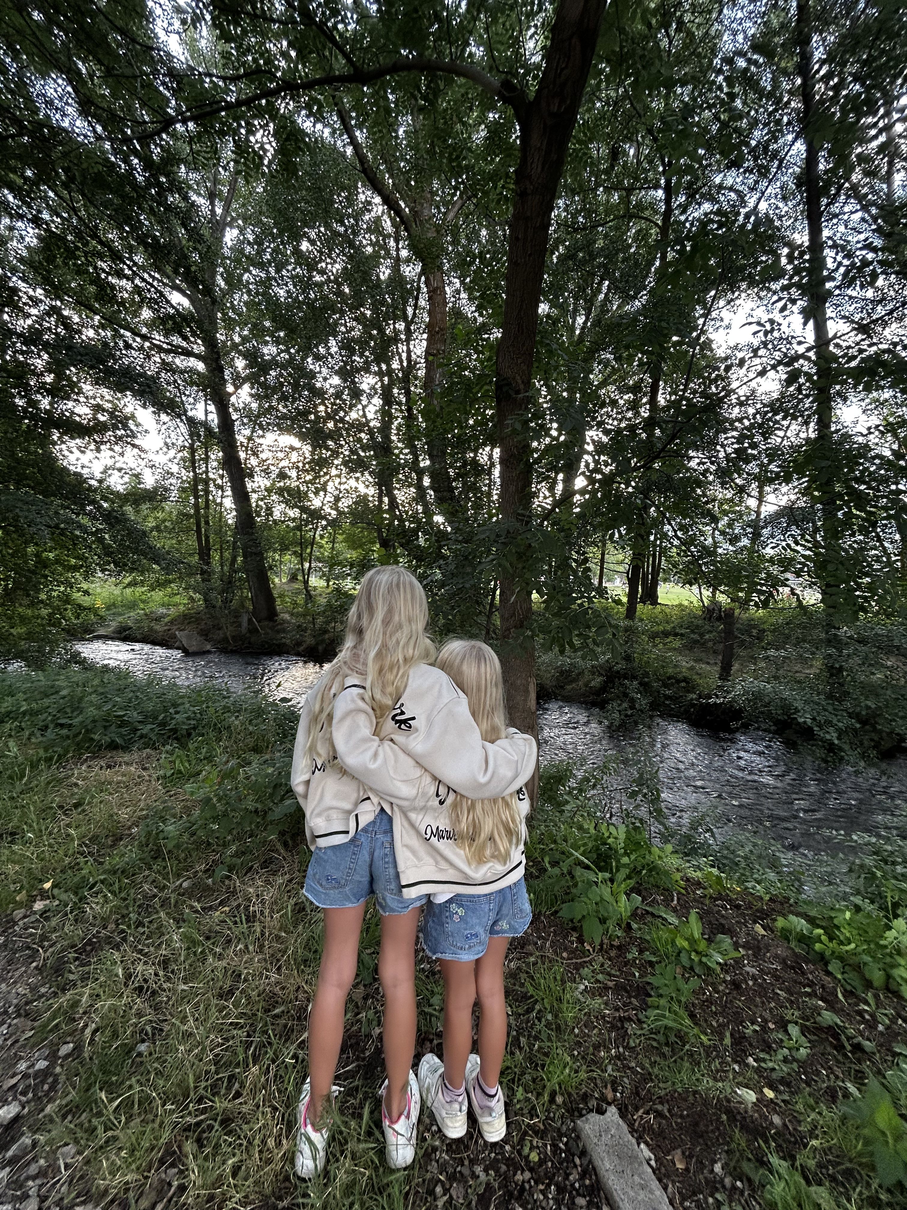 Super germanes - Llívia FOTO: Sylvia Karman Pons