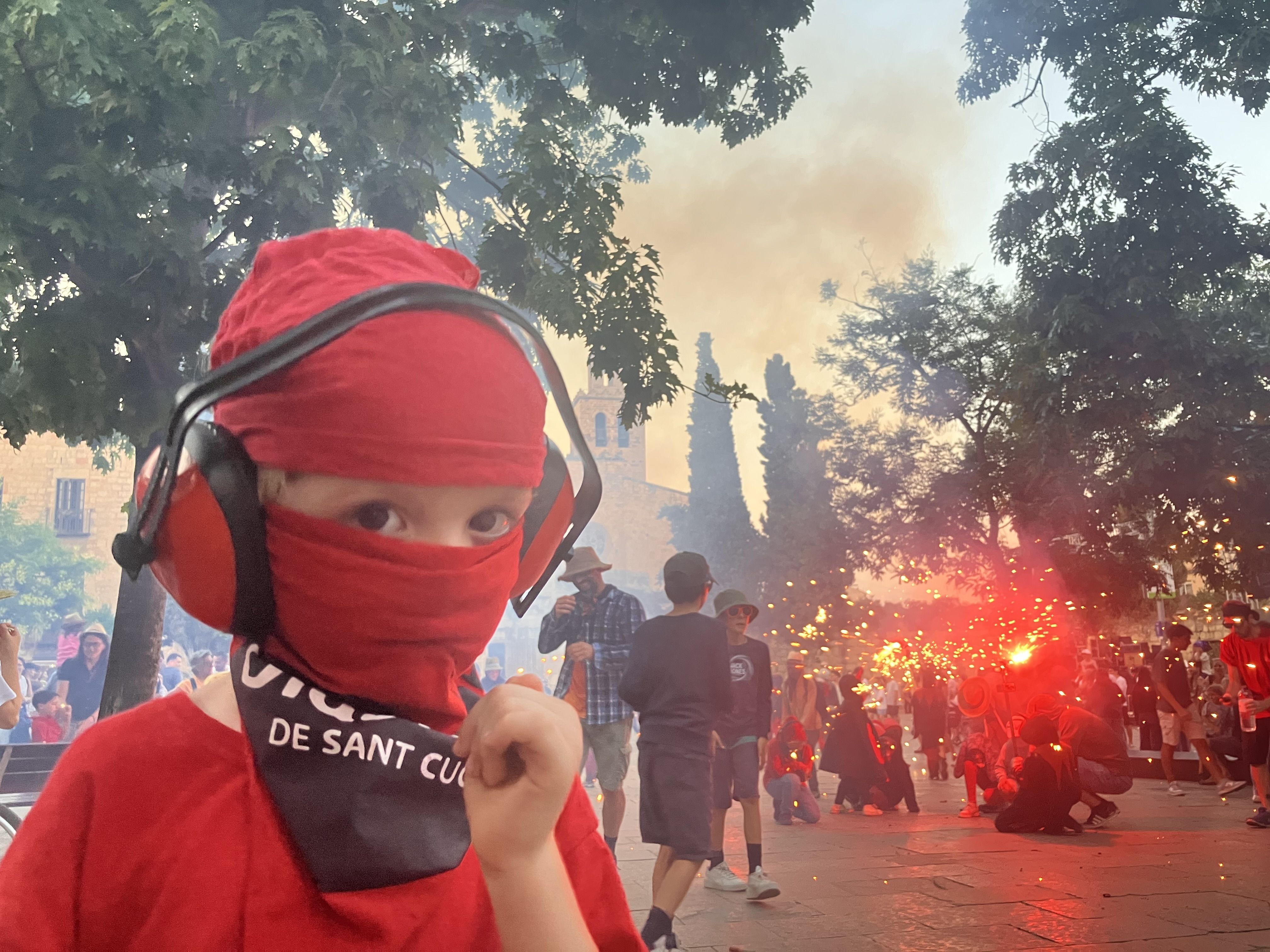 Salto el foc o no salto - Pl Monestir, Sant Cugat del Vallès FOTO: Clara Bosch i Comas