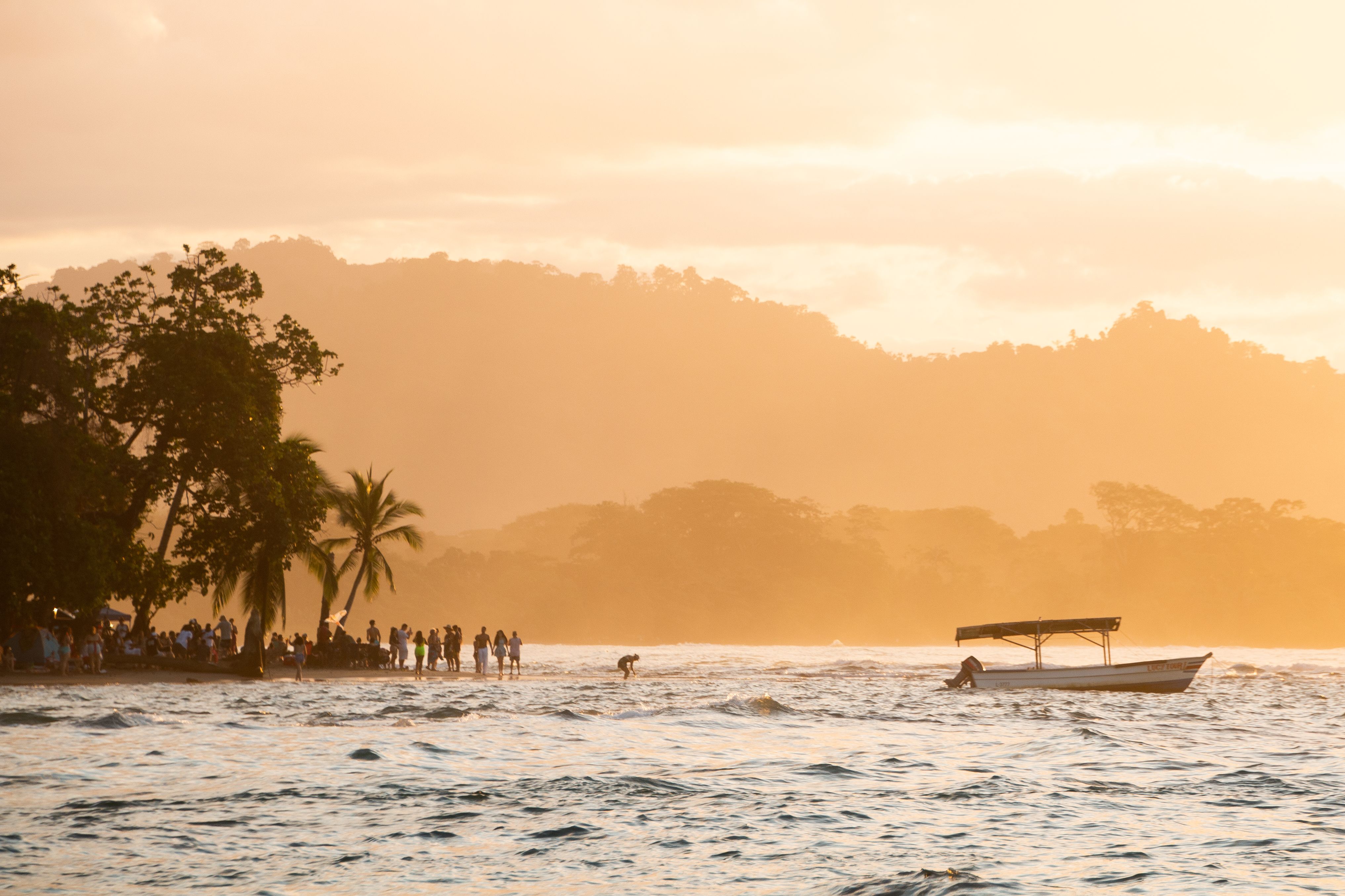 S'ompla la platja i es buida la mar - Puerto Viejo, Costa Rica FOTO: Arnau Romaní Capdevila