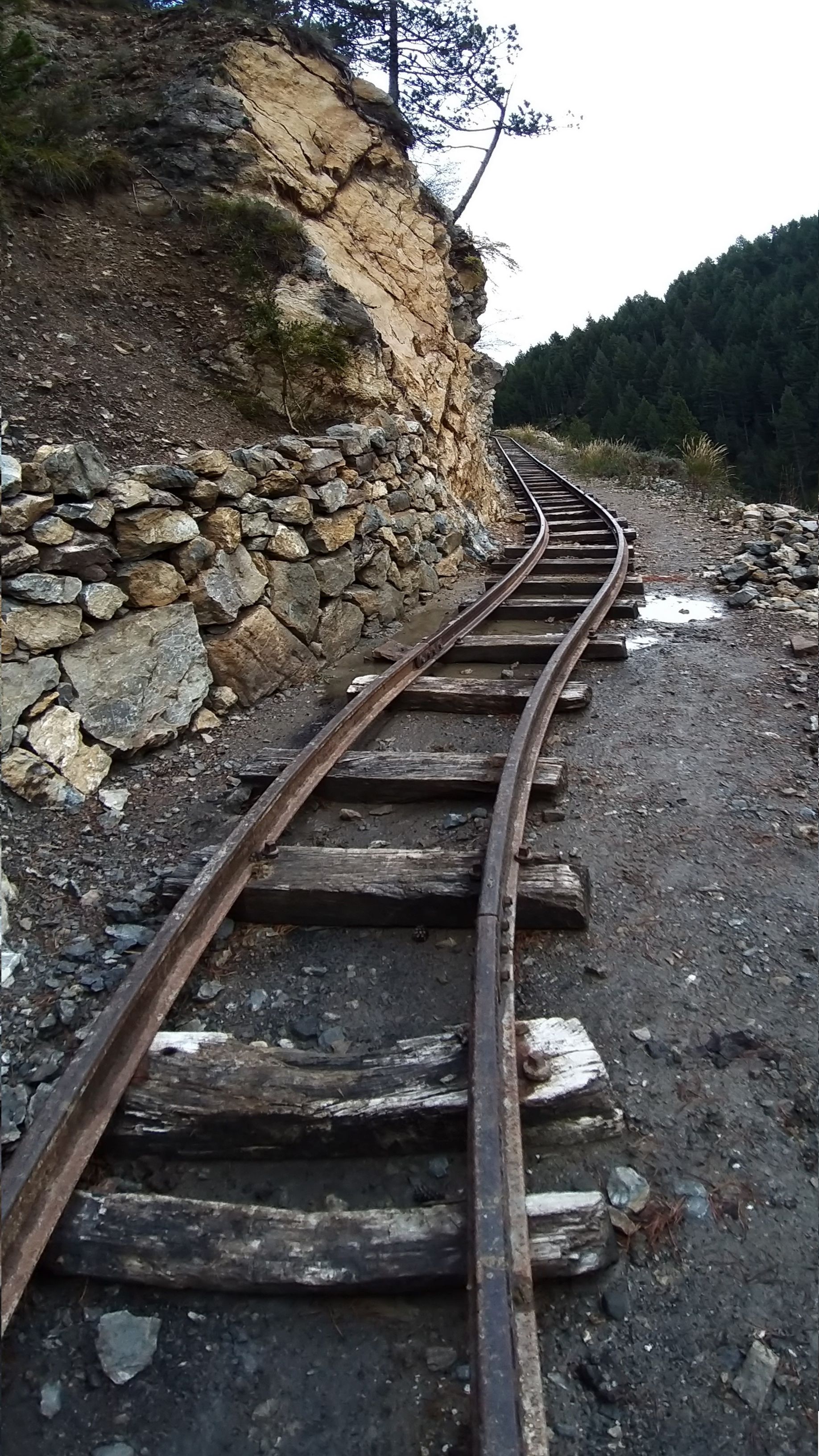 Via abandonada Carbons Pedraforca - Vallcebre FOTO: Carles Llombart Elias