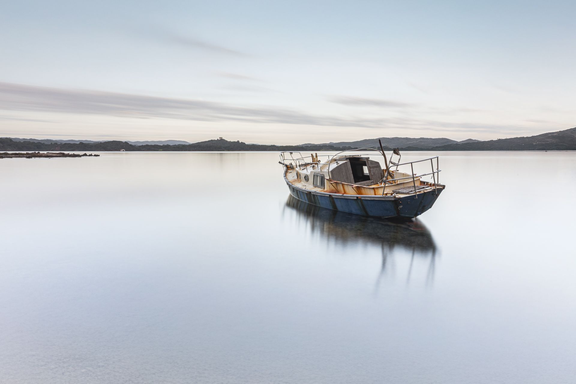 Veler encallat - Badia de Fornells, Menorca FOTO: Damià Coll Coll