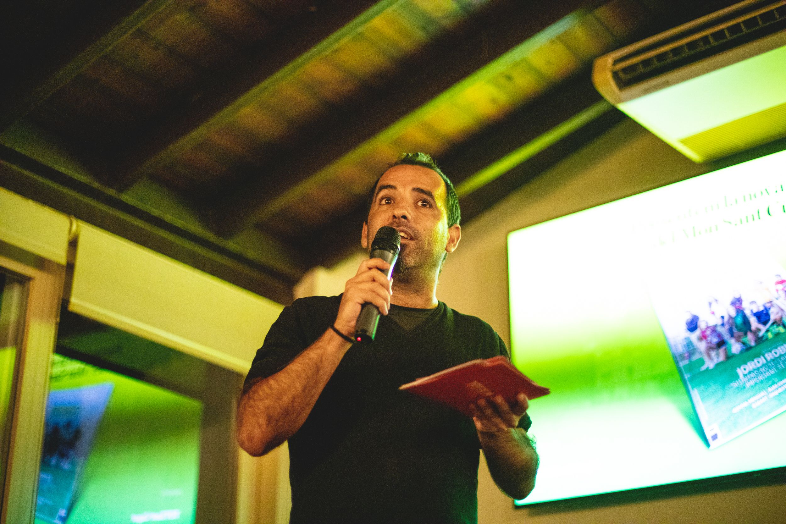 Nielo Ballart, periodista encarregat de la redacció del Món Sant Cugat dedicat a l'esport  FOTO: Joana Arribas (TOT Sant Cugat) 