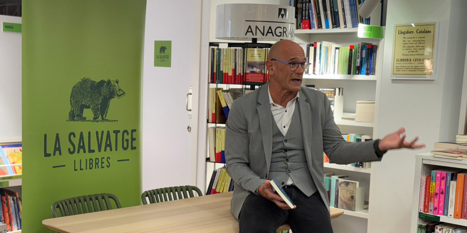 Raül Romeva presentant el llibre 'Hipòxia' a la Salvatge. FOTO: TOT Sant Cugat