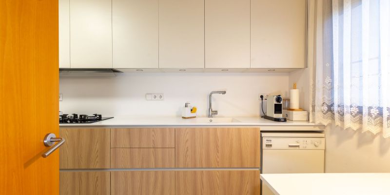 Cuina-office de casa adossada disponible a AMAT Immobiliaris. FOTO: Cedida