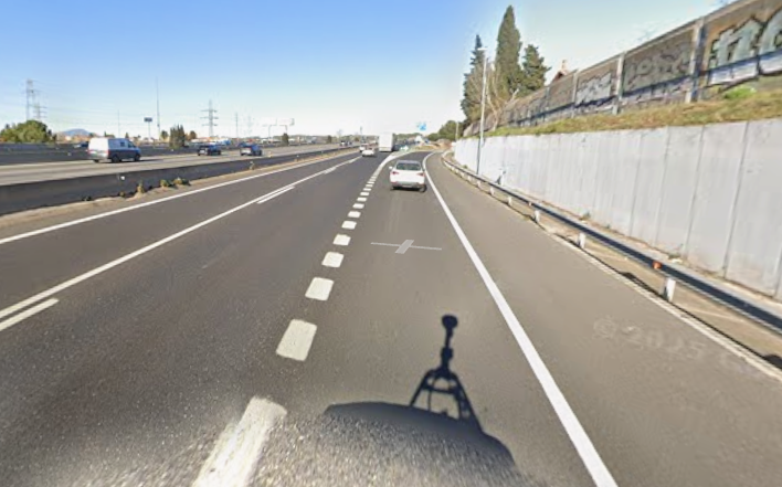 La B-30 a la sortida de l'Hospital General FOTO: Google Maps