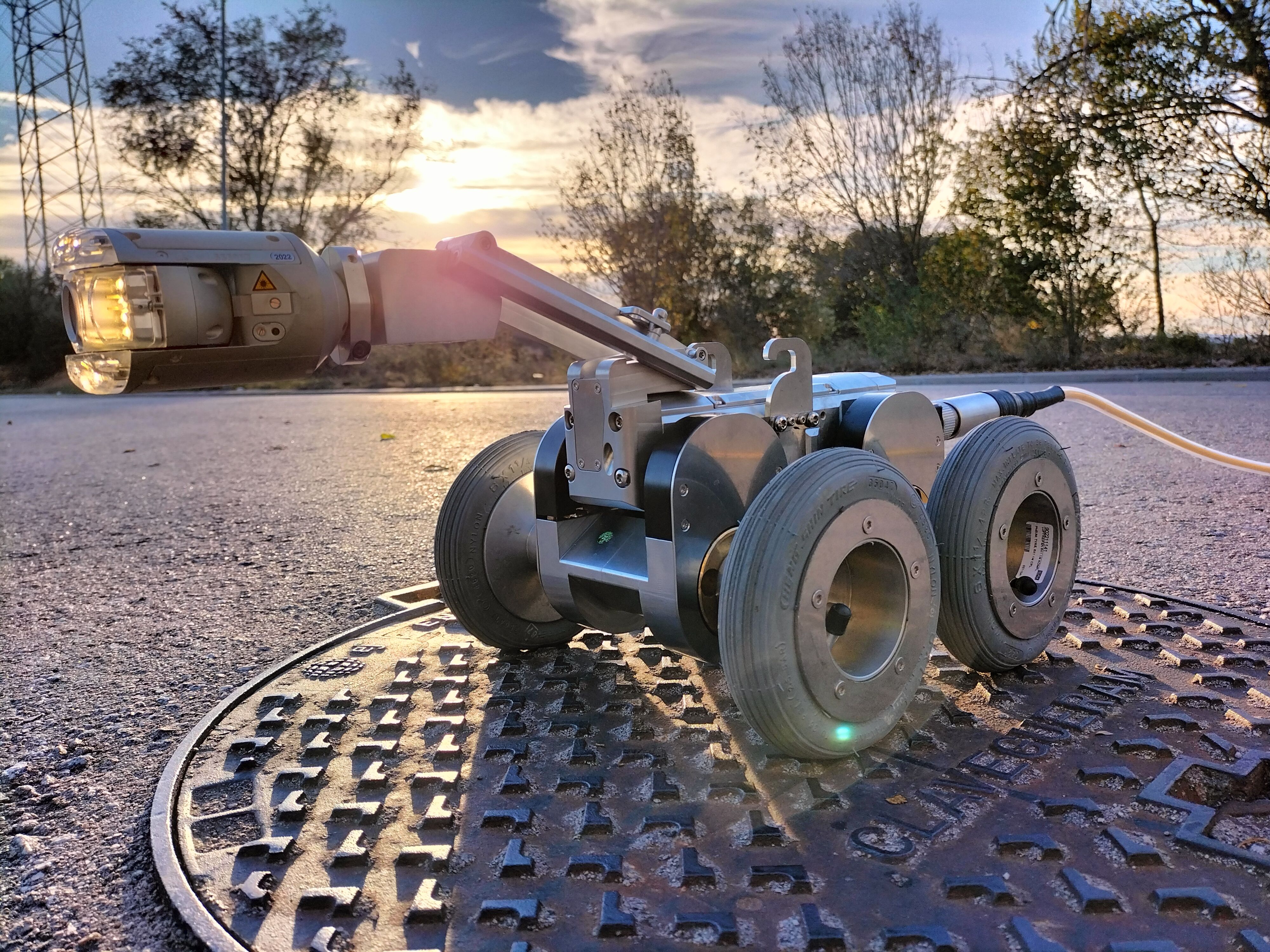Equip robotitzat amb càmera de circuit tancat de televisió (CCTV). FOTO: Cedida