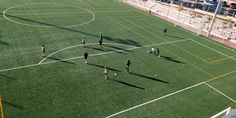 Nou camp de futbol al costat de l'edifici Alzina d'Agora Sant Cugat International School. FOTO: Josep Lluís Silva
