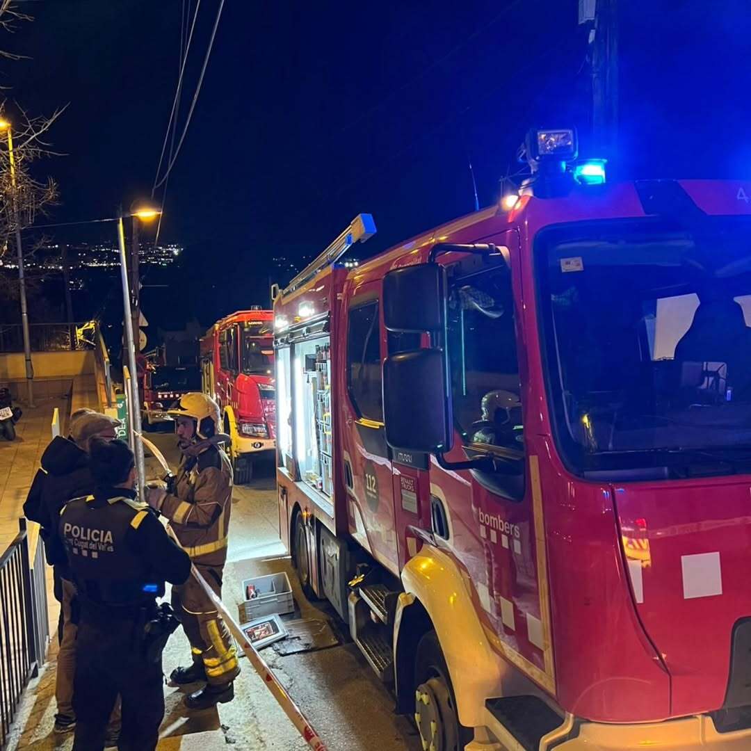 L'incendi ha succeït en una casa de Valldoreix. FOTO: @jjcortes.garcia