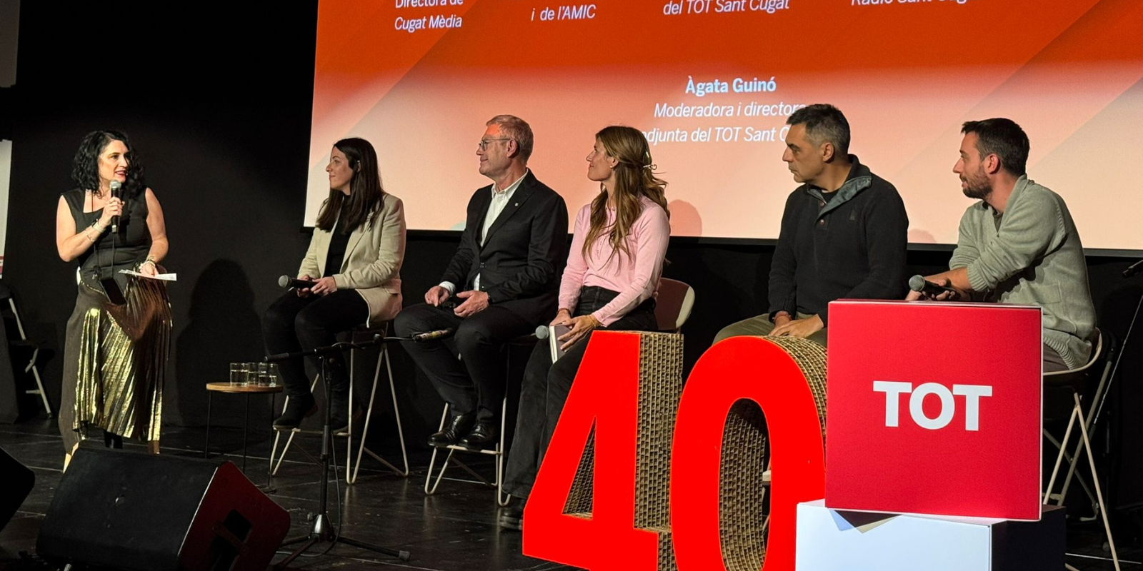 Taula rodona de l'acte institucional del 40è aniversari del TOT Sant Cugat. FOTO: TOT Sant Cugat