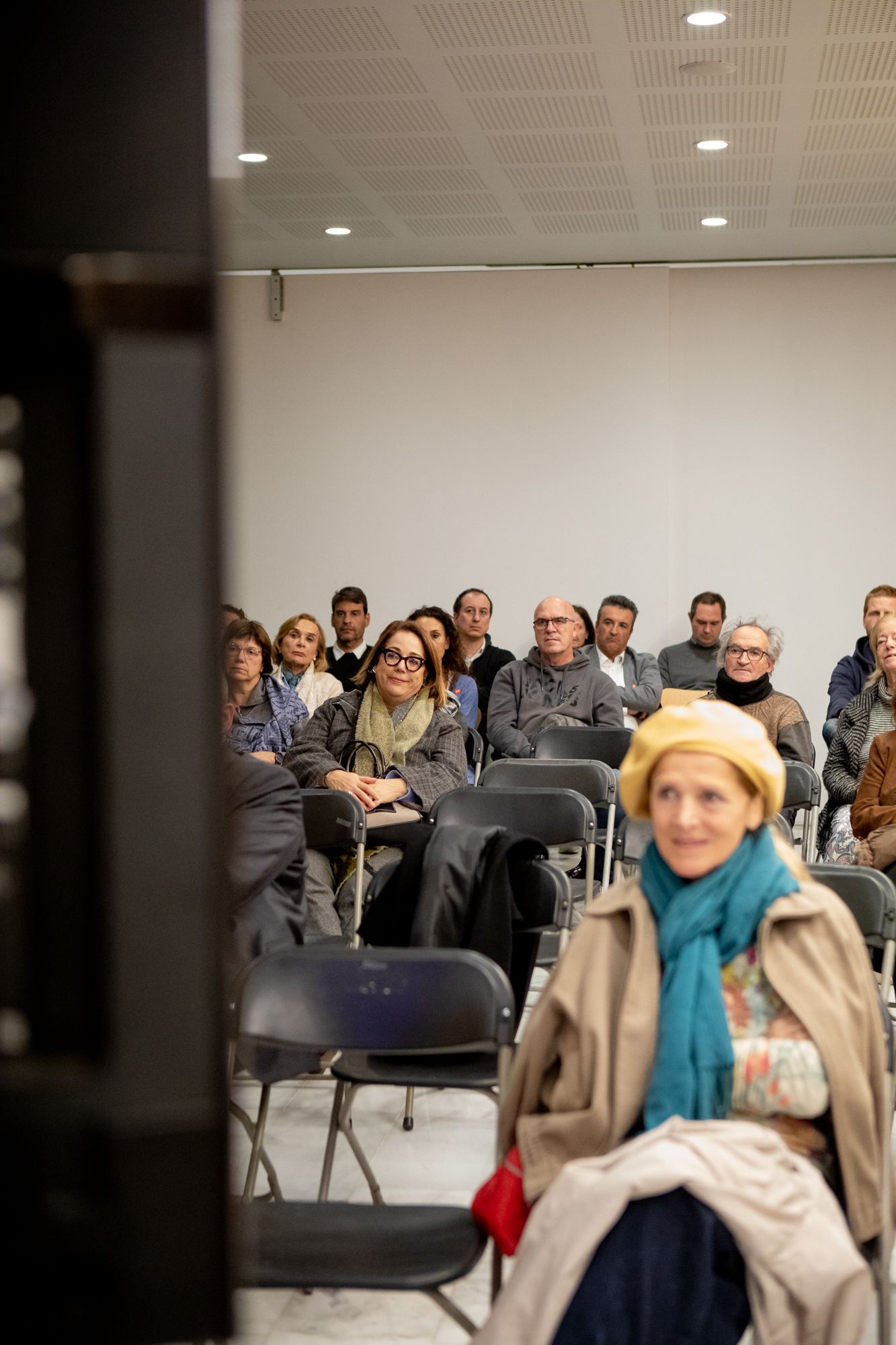 L'acte institucional dels 40 anys del TOT Sant Cugat també es va poder veure des d'una sala adjunta. FOTO: Joana Arribas (TOT Sant Cugat)