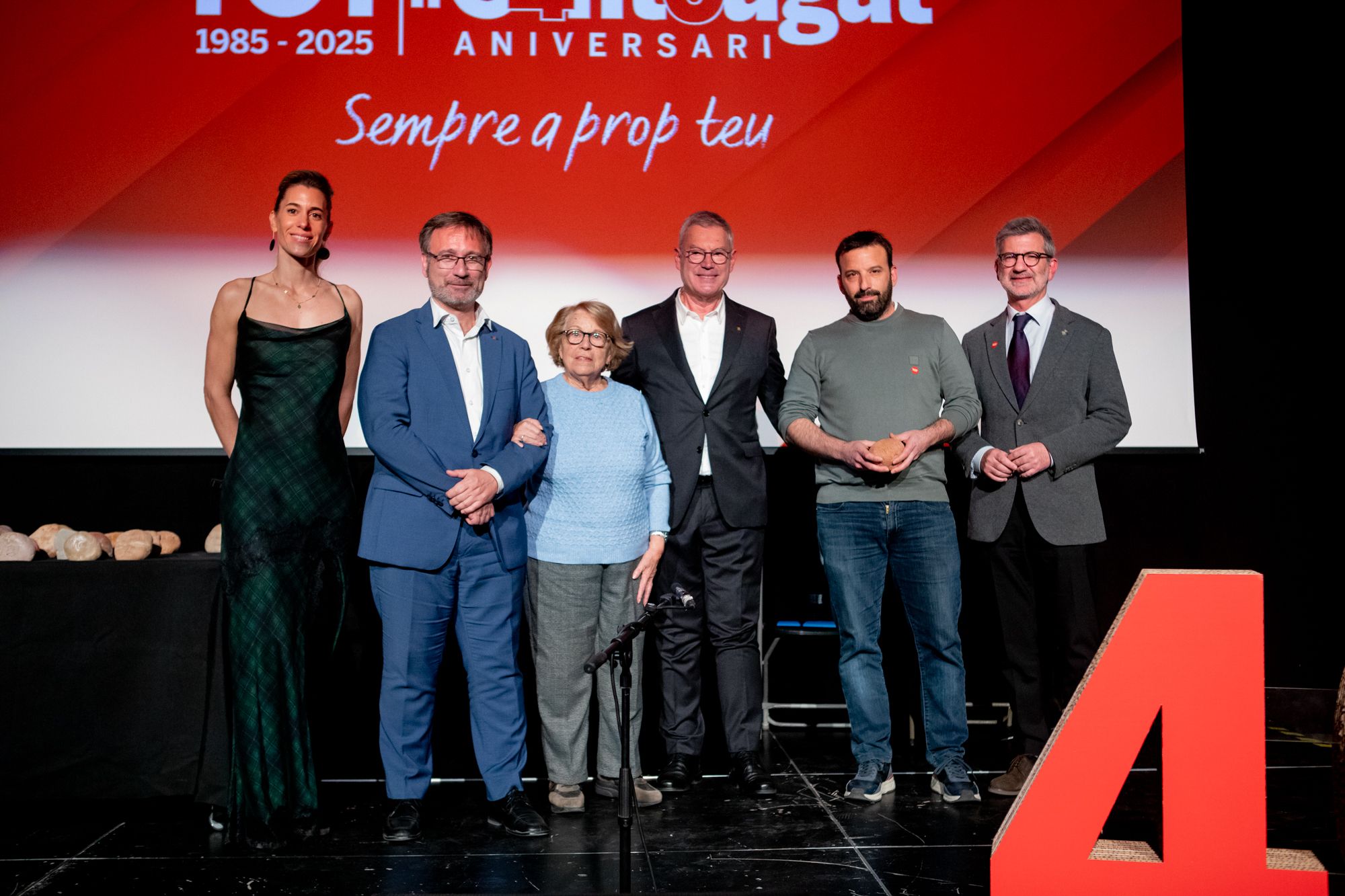 Reconeixements a comerços que confien des del primer dia en el TOT Carnisseria Sagarra:  FOTO: Joana Arribas (TOT Sant Cugat)