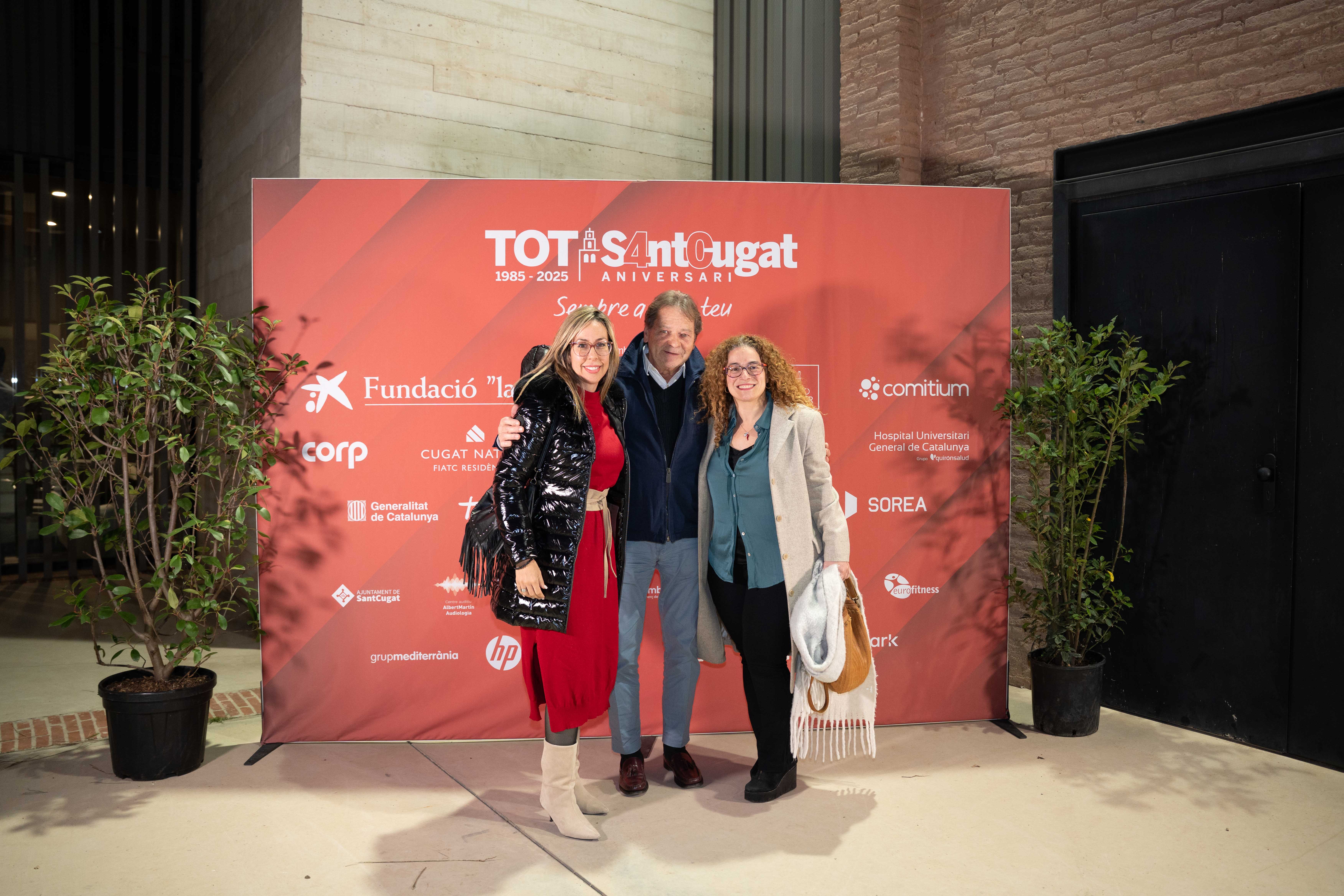 Photocall de l'acte institucional dels 40 anys del TOT Sant Cugat FOTO: Carmen de Olazabal (TOT Sant Cugat)