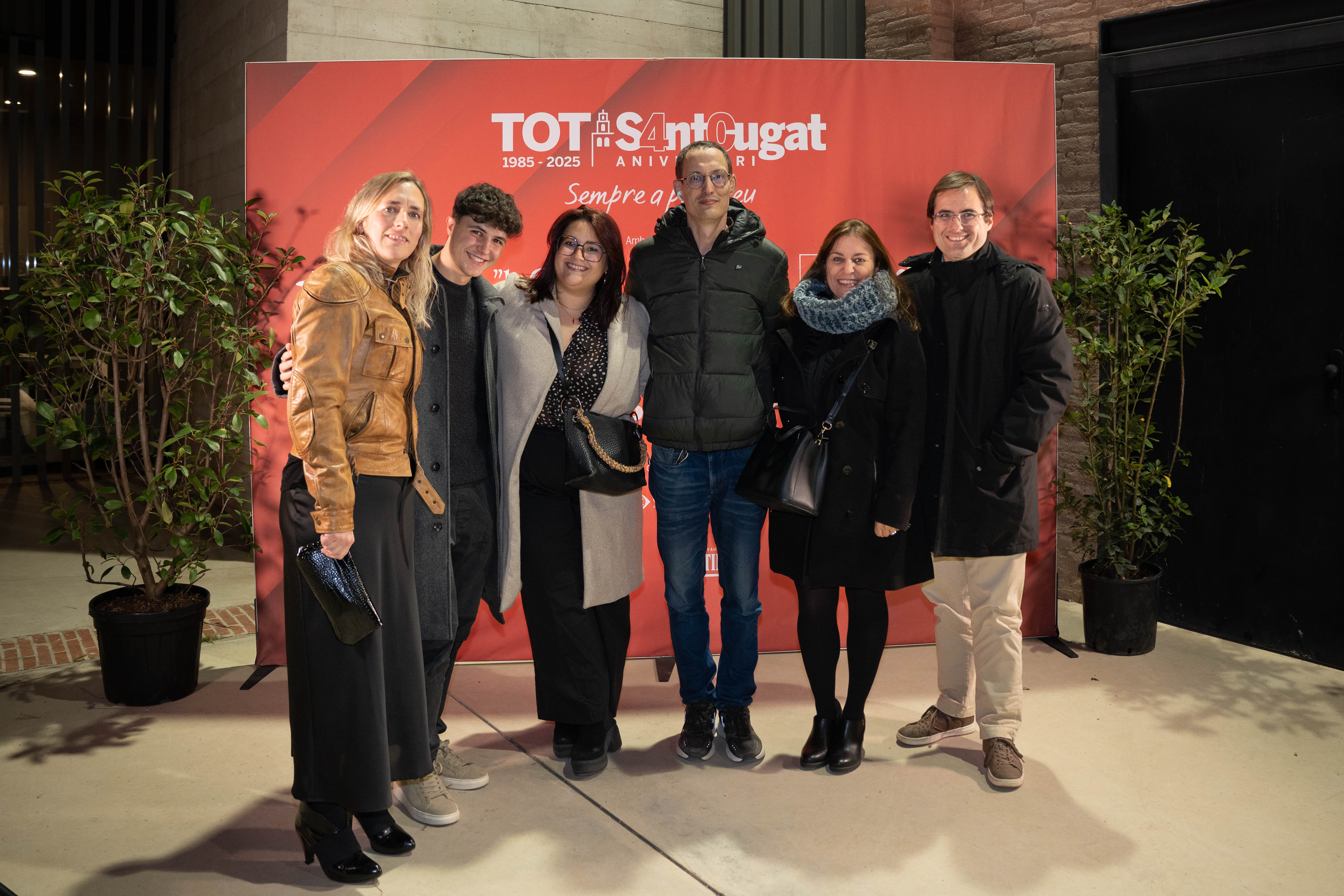 Photocall de l'acte institucional dels 40 anys del TOT Sant Cugat FOTO: Carmen de Olazabal (TOT Sant Cugat)