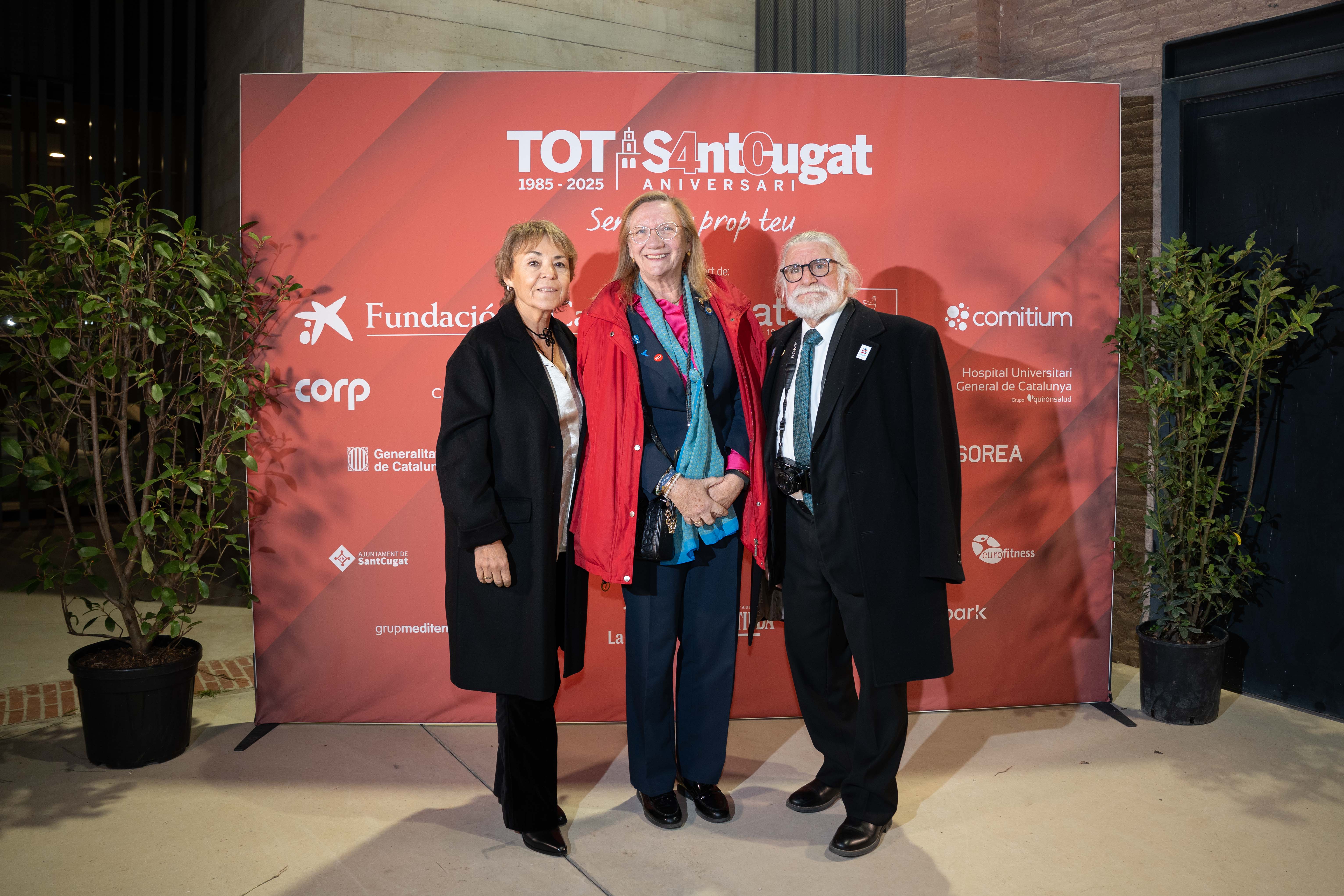 Photocall de l'acte institucional dels 40 anys del TOT Sant Cugat FOTO: Carmen de Olazabal (TOT Sant Cugat)