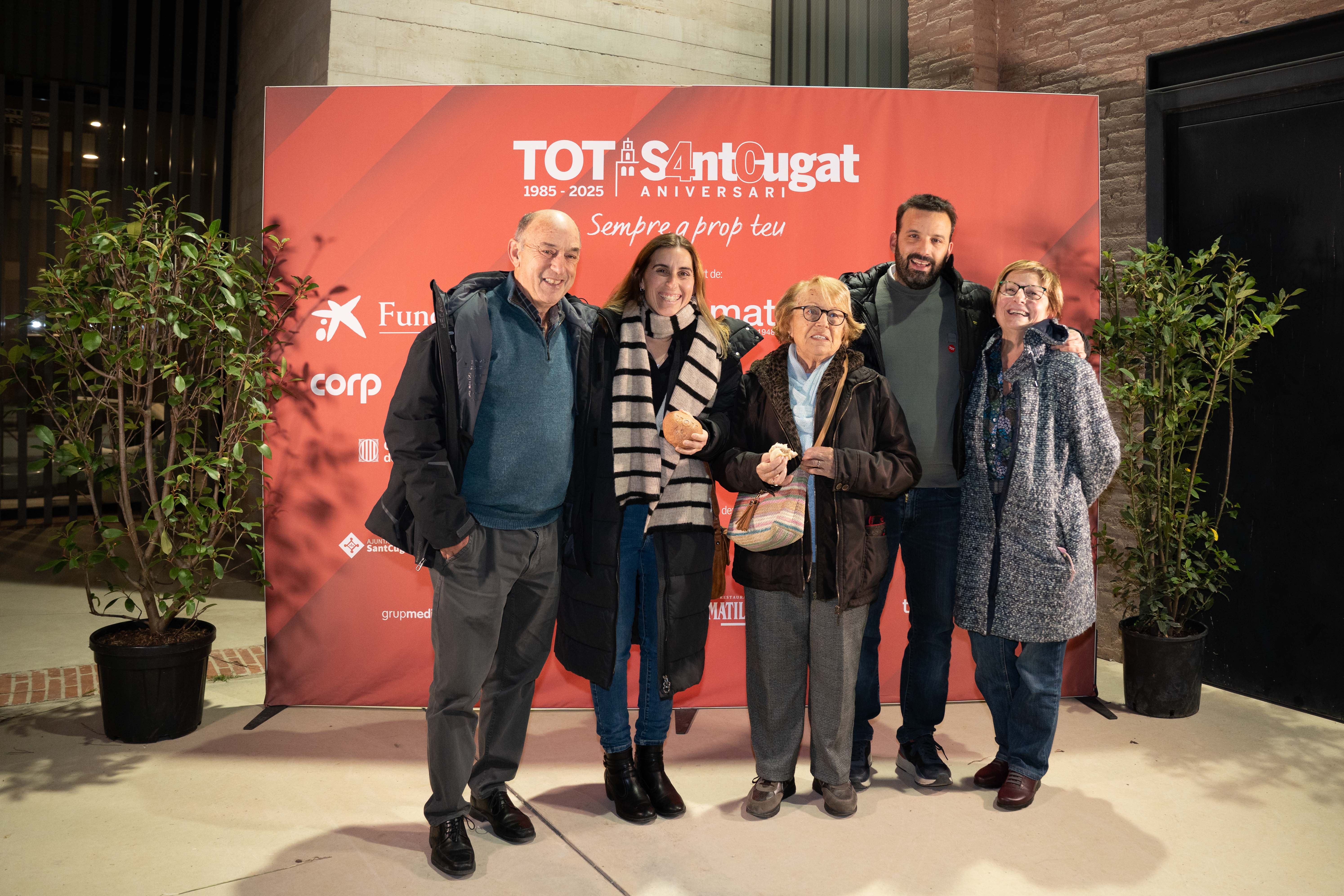 Photocall de l'acte institucional dels 40 anys del TOT Sant Cugat FOTO: Carmen de Olazabal (TOT Sant Cugat)