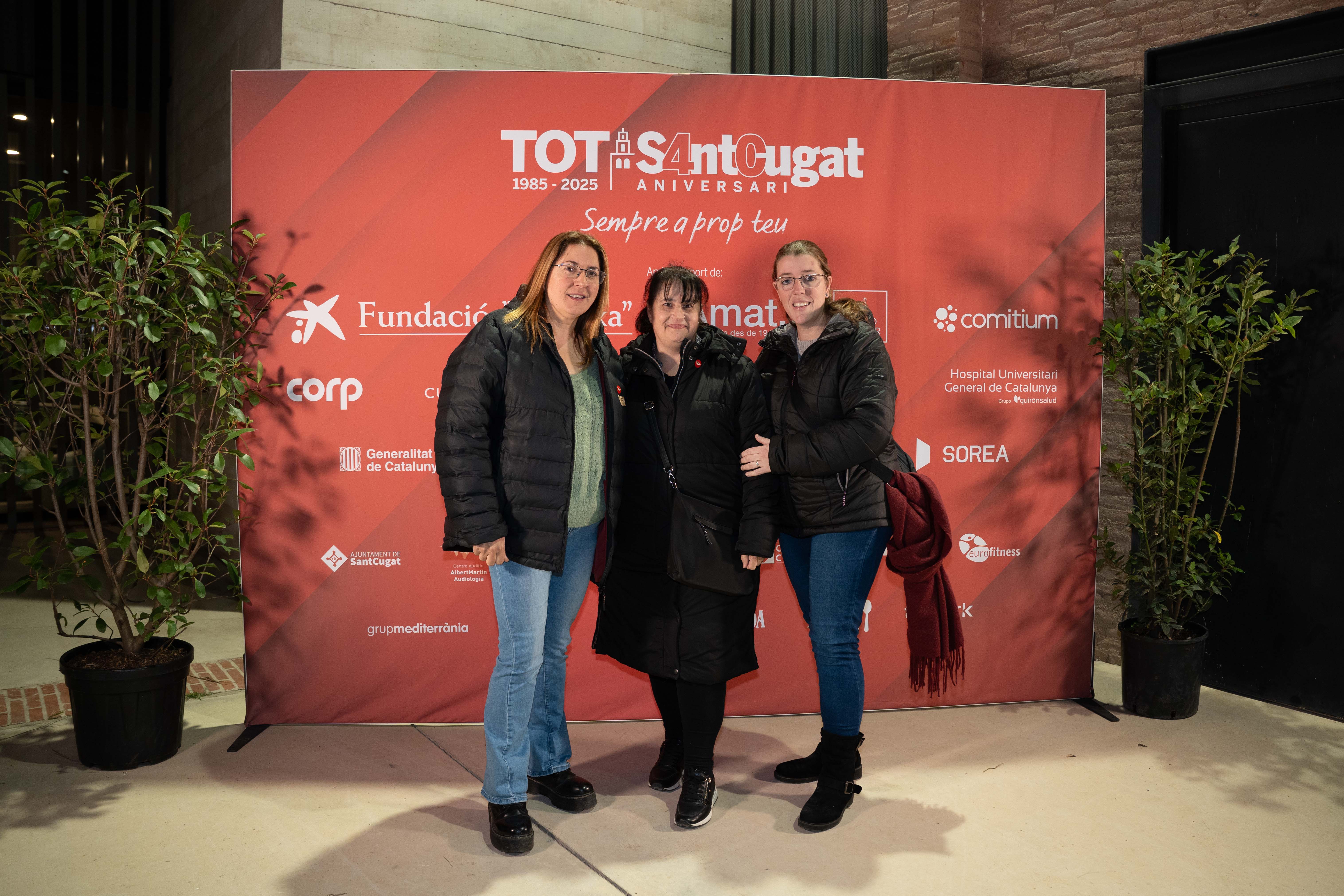 Photocall de l'acte institucional dels 40 anys del TOT Sant Cugat FOTO: Carmen de Olazabal (TOT Sant Cugat)