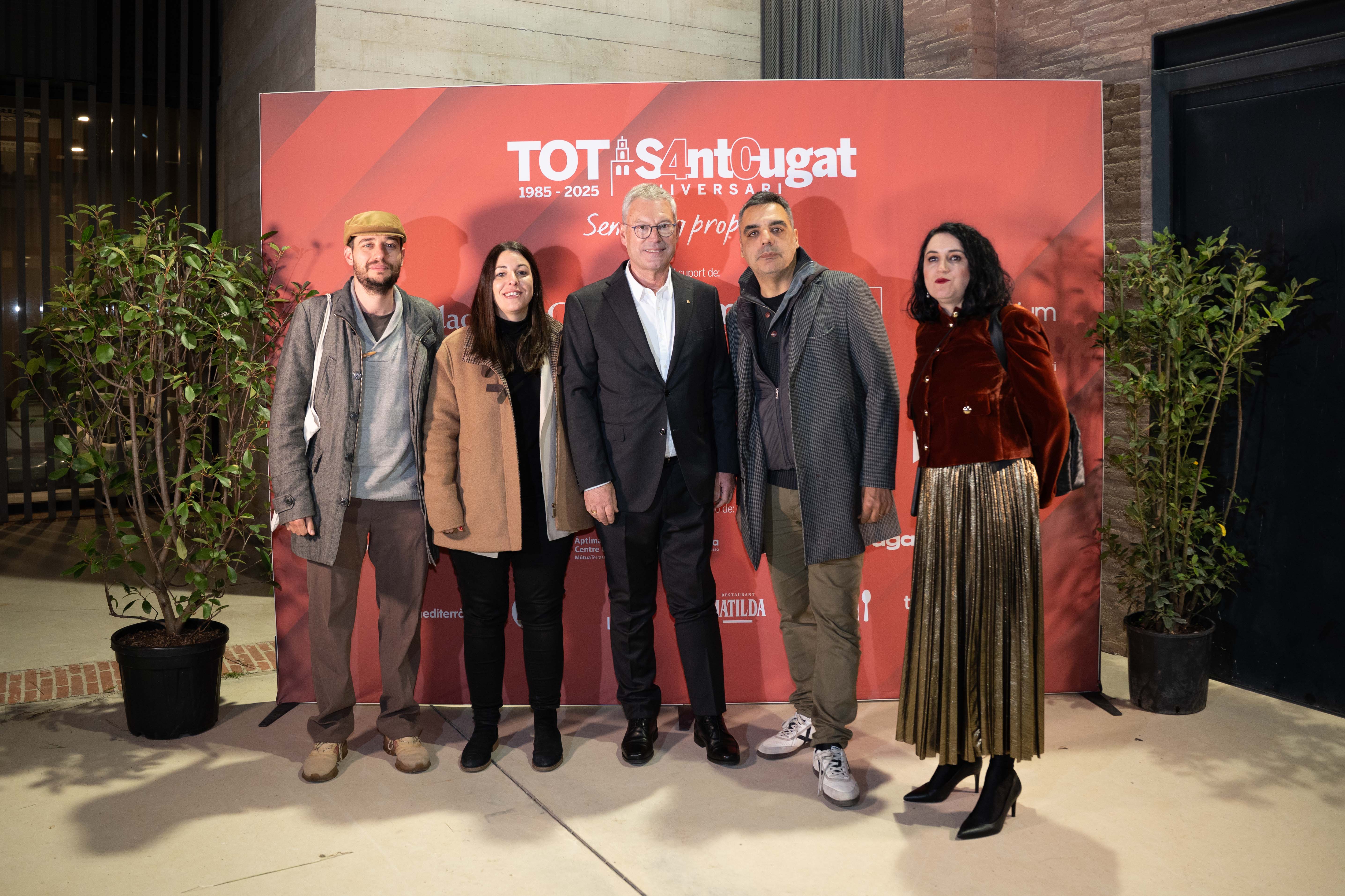 Photocall de l'acte institucional dels 40 anys del TOT Sant Cugat FOTO: Carmen de Olazabal (TOT Sant Cugat)