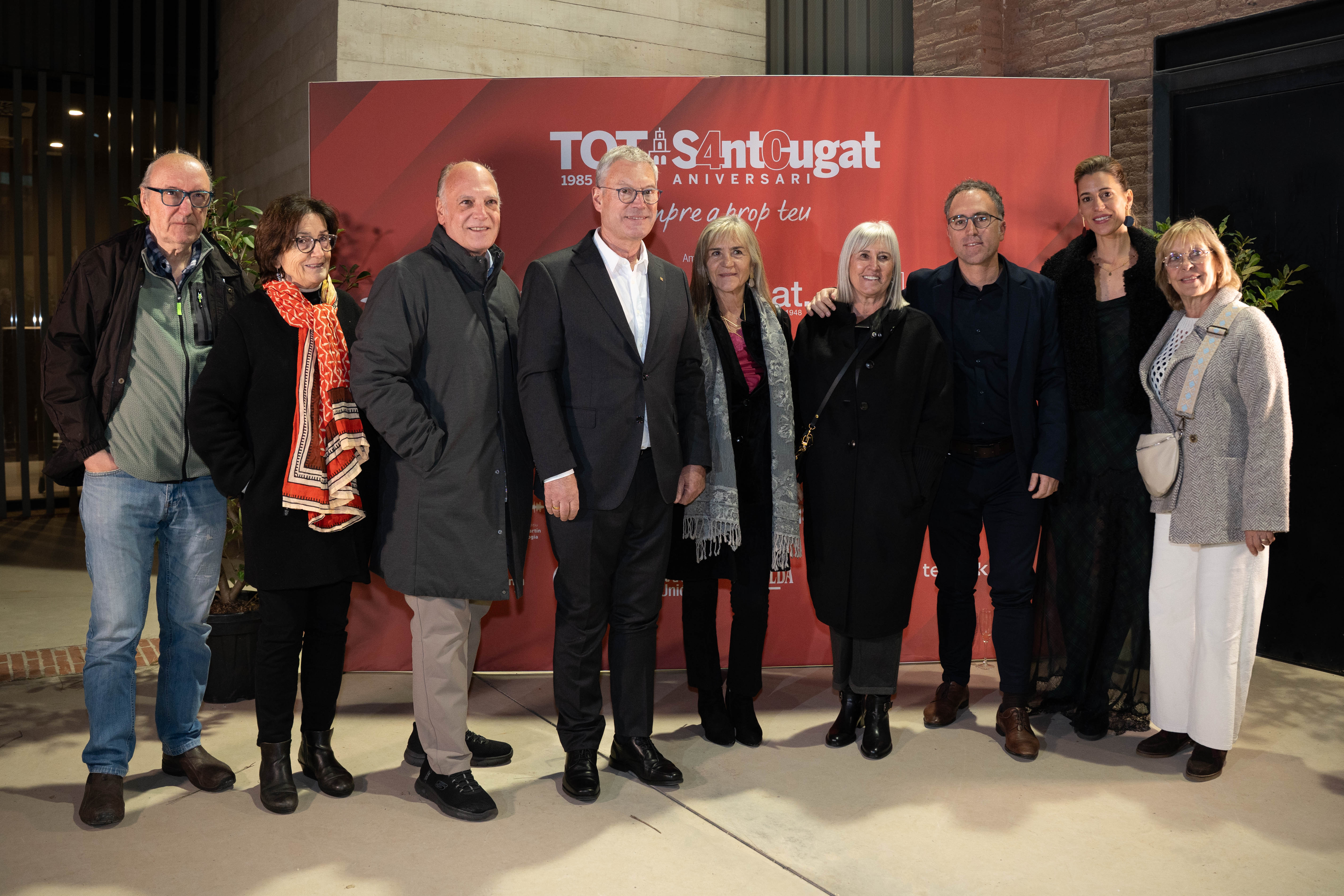 Photocall de l'acte institucional dels 40 anys del TOT Sant Cugat FOTO: Carmen de Olazabal (TOT Sant Cugat)