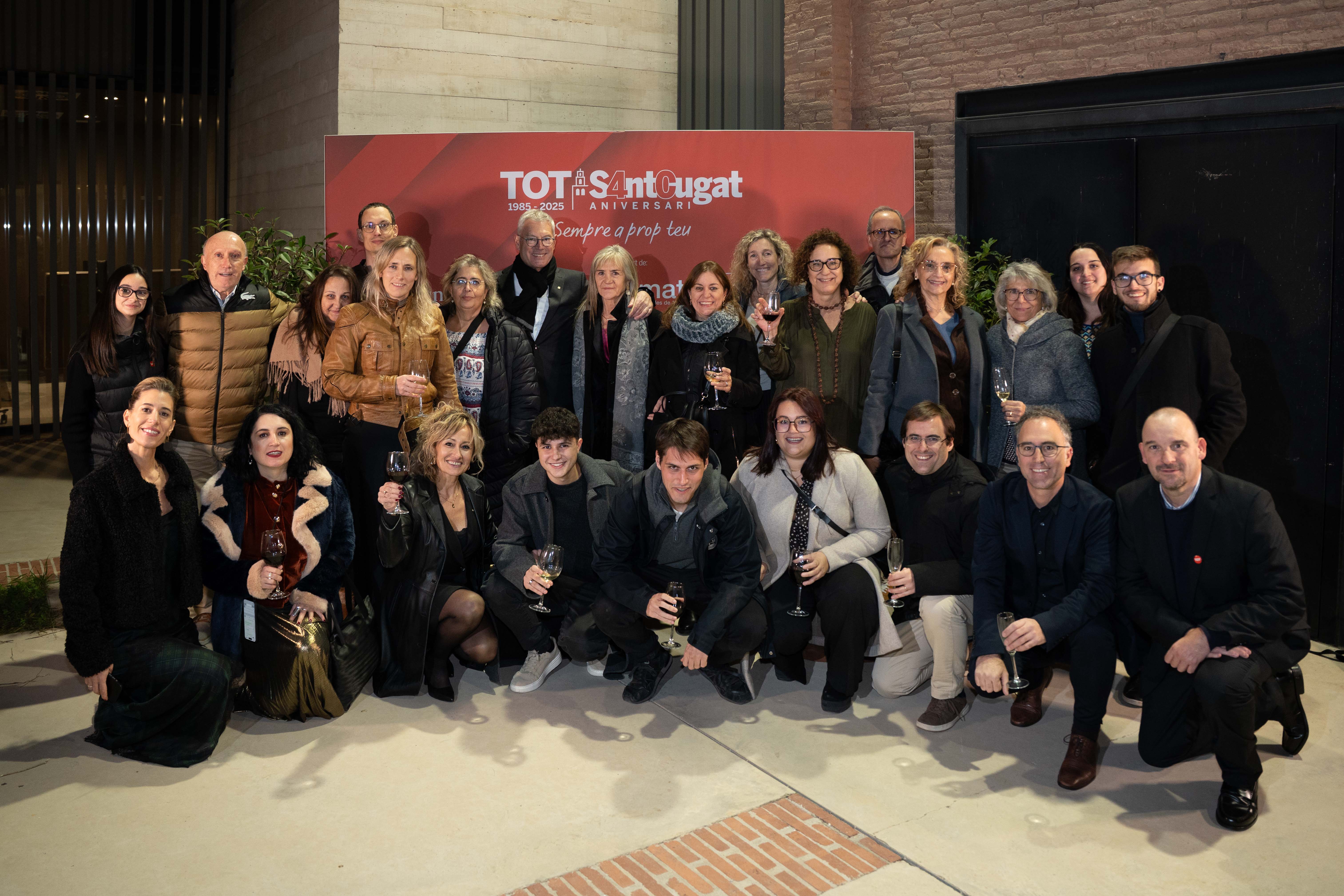 Photocall de l'acte institucional dels 40 anys del TOT Sant Cugat FOTO: Carmen de Olazabal (TOT Sant Cugat)