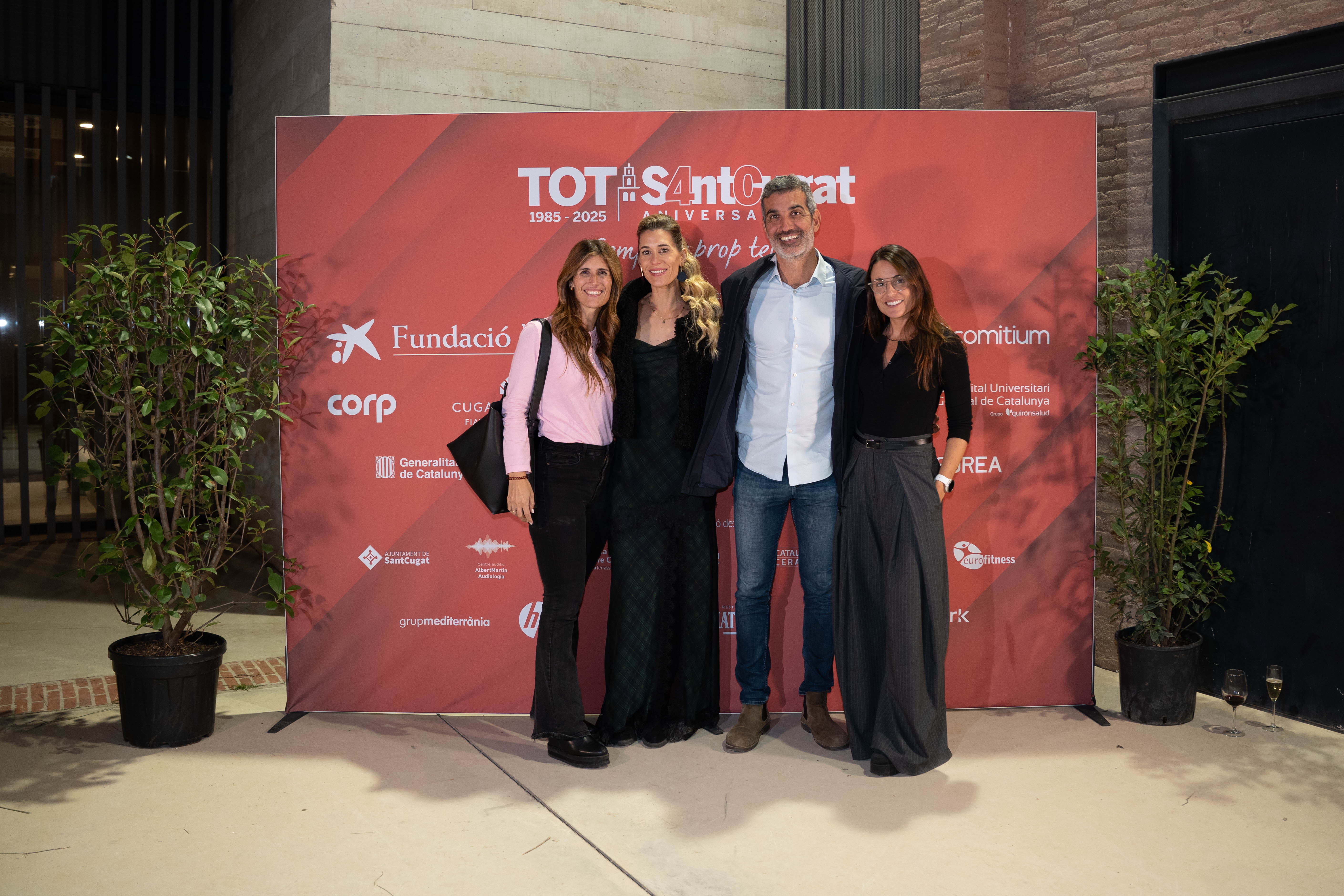 Photocall de l'acte institucional dels 40 anys del TOT Sant Cugat FOTO: Carmen de Olazabal (TOT Sant Cugat)