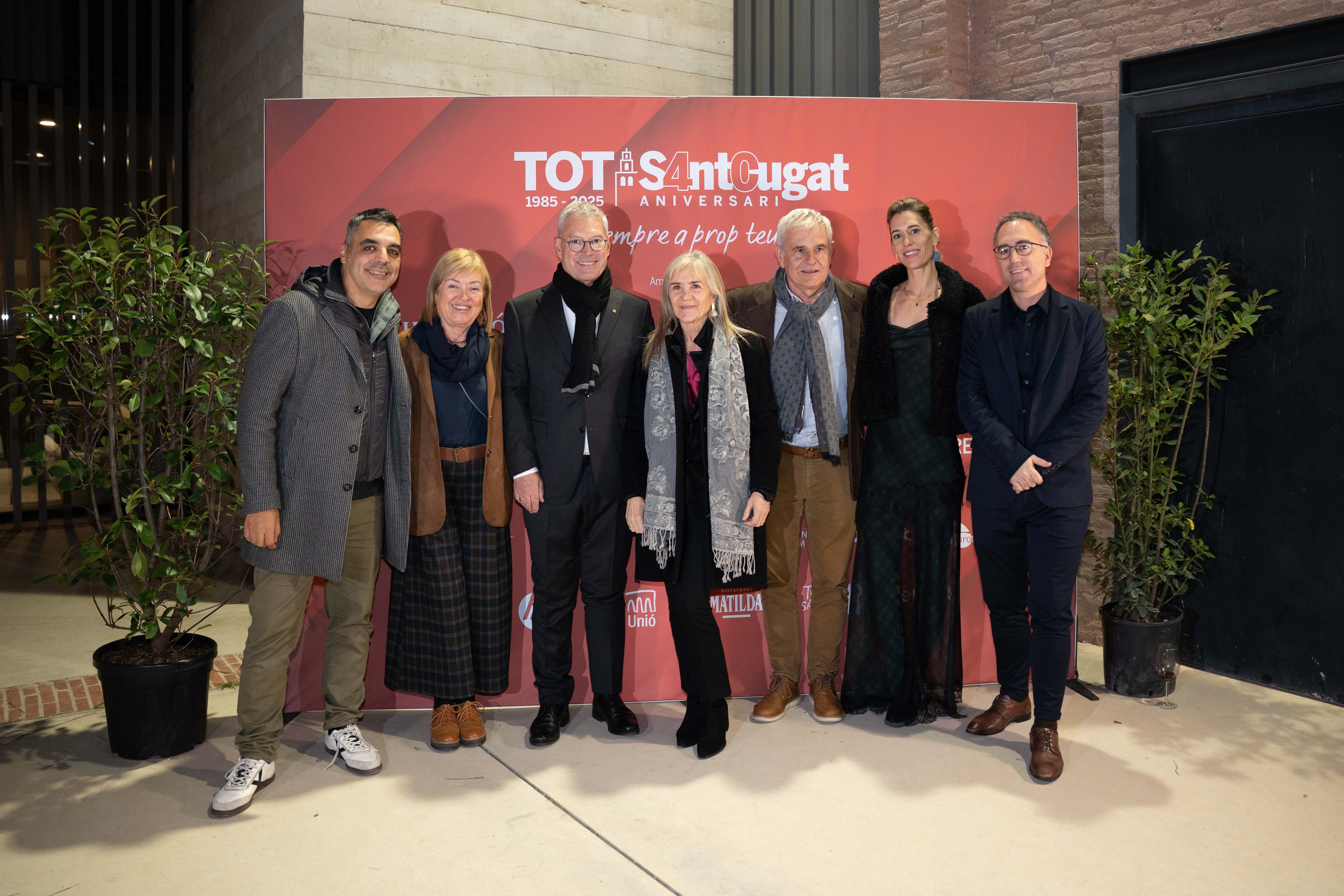 Photocall de l'acte institucional dels 40 anys del TOT Sant Cugat FOTO: Carmen de Olazabal (TOT Sant Cugat)