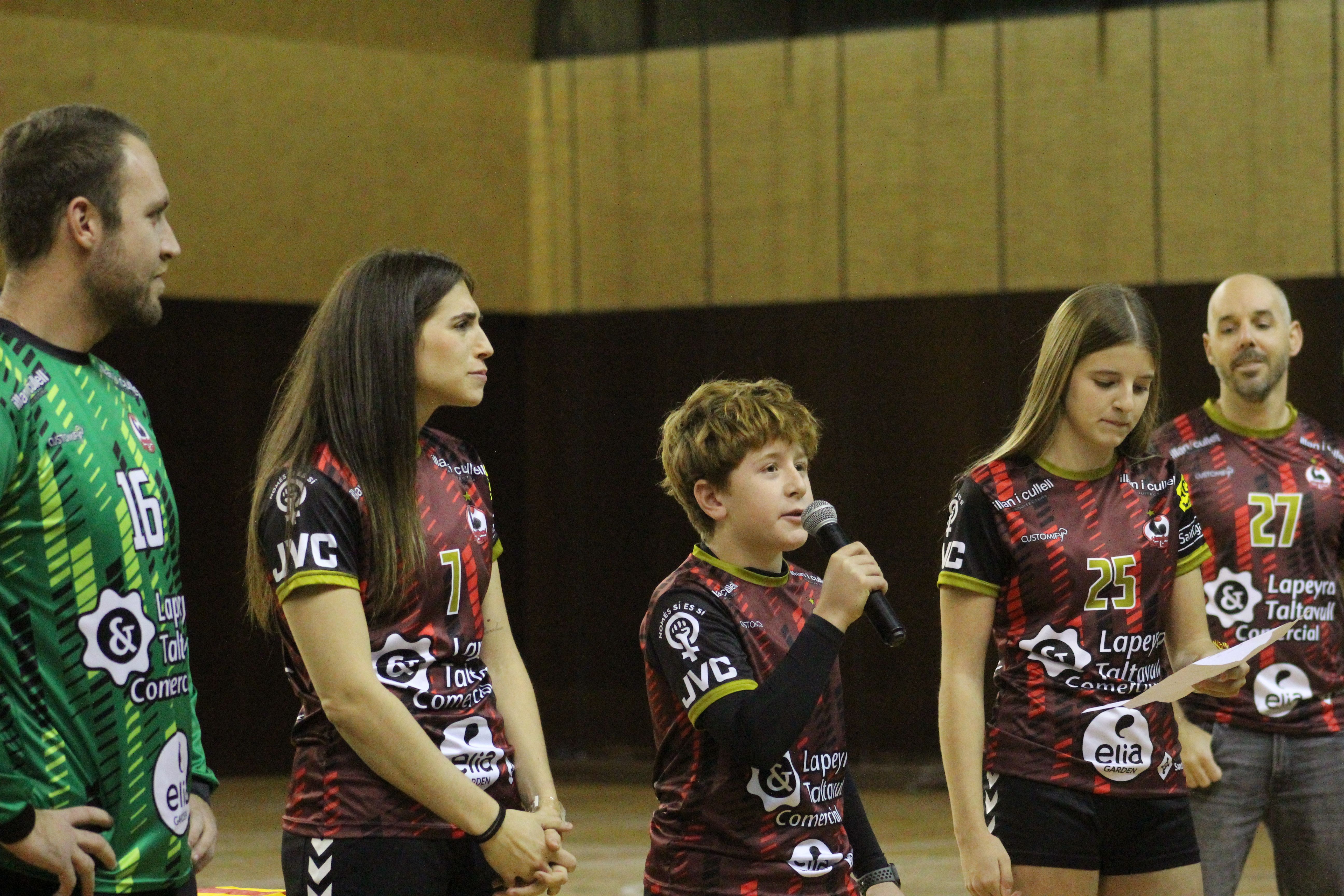 Presentació d'equips del Club Handbol Sant Cugat. FOTO: Handbol Sant Cugat
