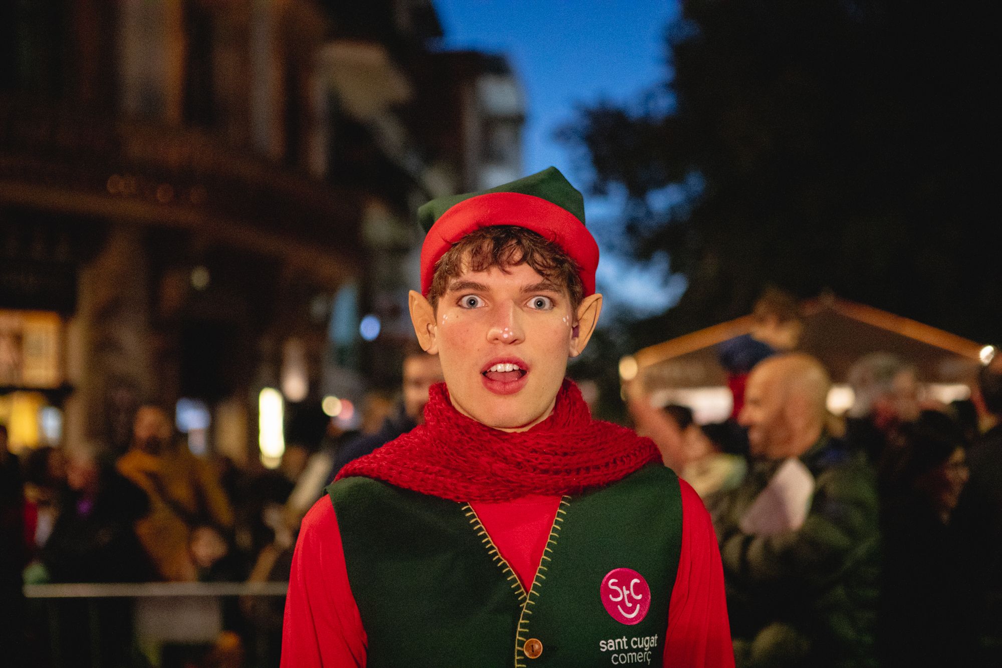 El Cugatet, el follet de Nadal de Sant Cugat Comerç, en l'Encesa de llums de Nadal FOTO: Joana Arribas (TOT Sant Cugat)